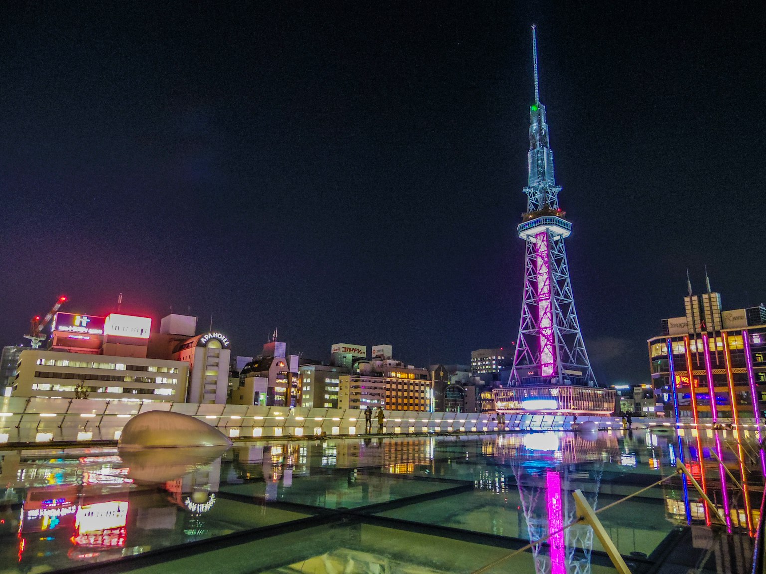 名古屋夜景，电视塔的色彩缤纷灯光