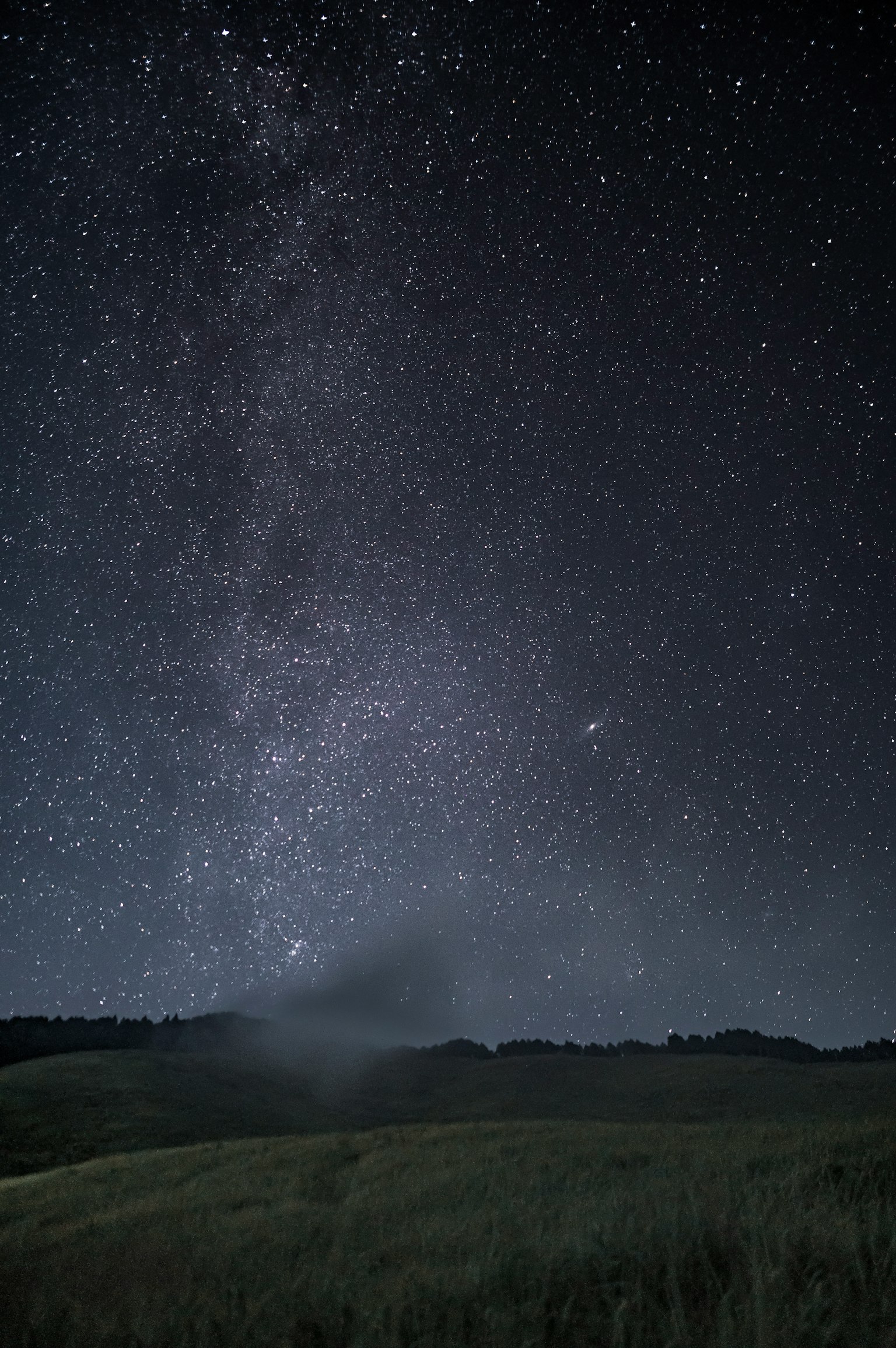 夜空中星星和銀河的壯麗景色