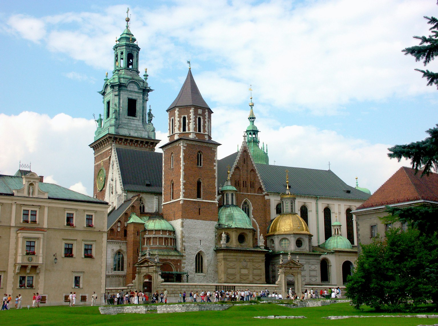 Cảnh đẹp của lâu đài Wawel và nhà thờ ở Krakow