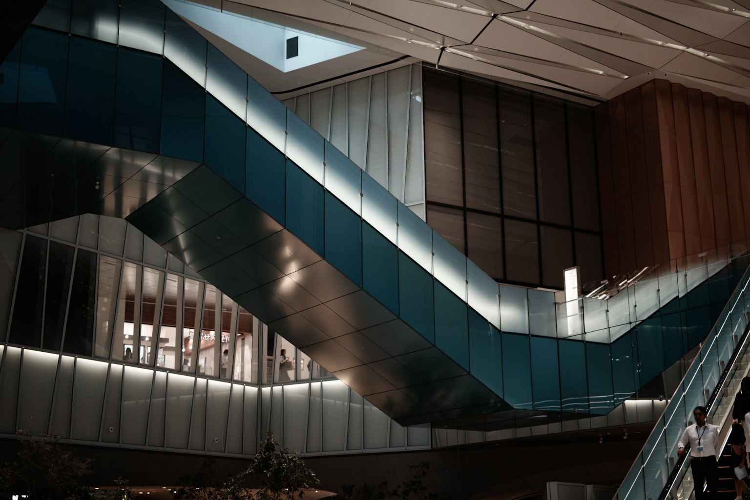 ๋ชจ๋ํ ๊ฑด๋ฌผ ๋ด๋ถ์ ์ ๋ฆฌ ์์ค์ปฌ๋ ์ดํฐ์ ์กฐ๋ช