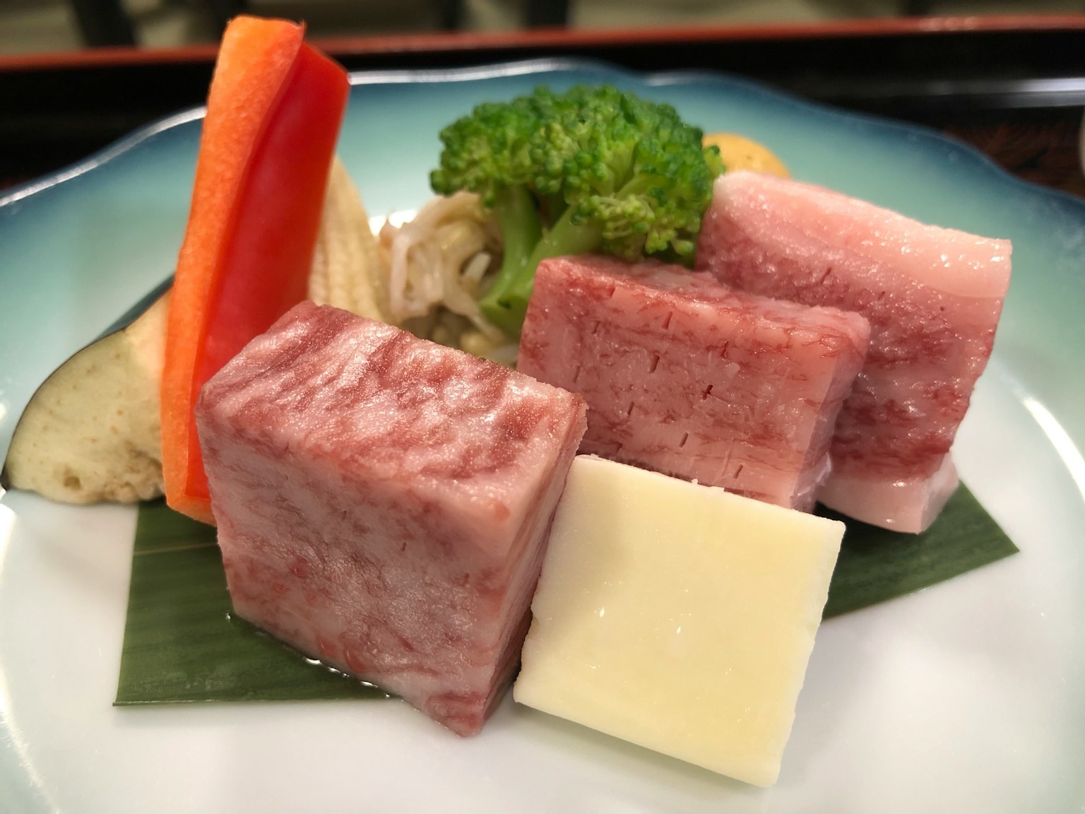 方块肉与杂菜拼盘