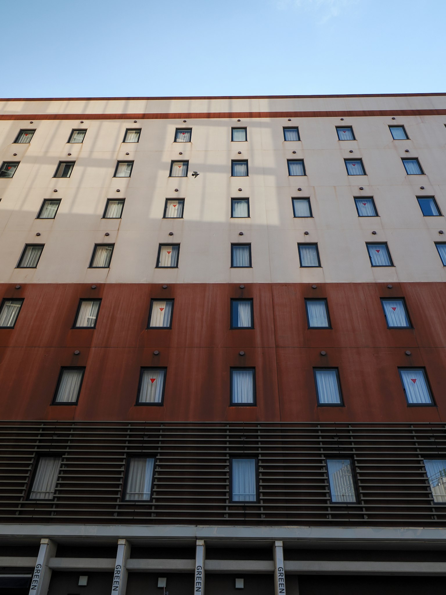 photo-Mb2B6v3OGtEC3y8h84W9-image