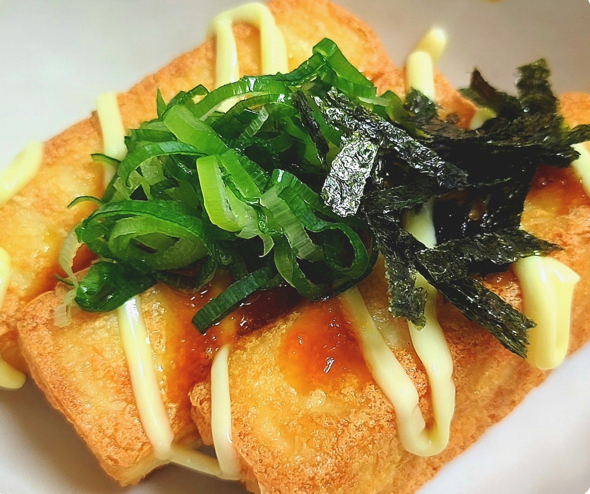 おろしポン酢マヨで和える焼き厚揚げと刻みねぎ、のり