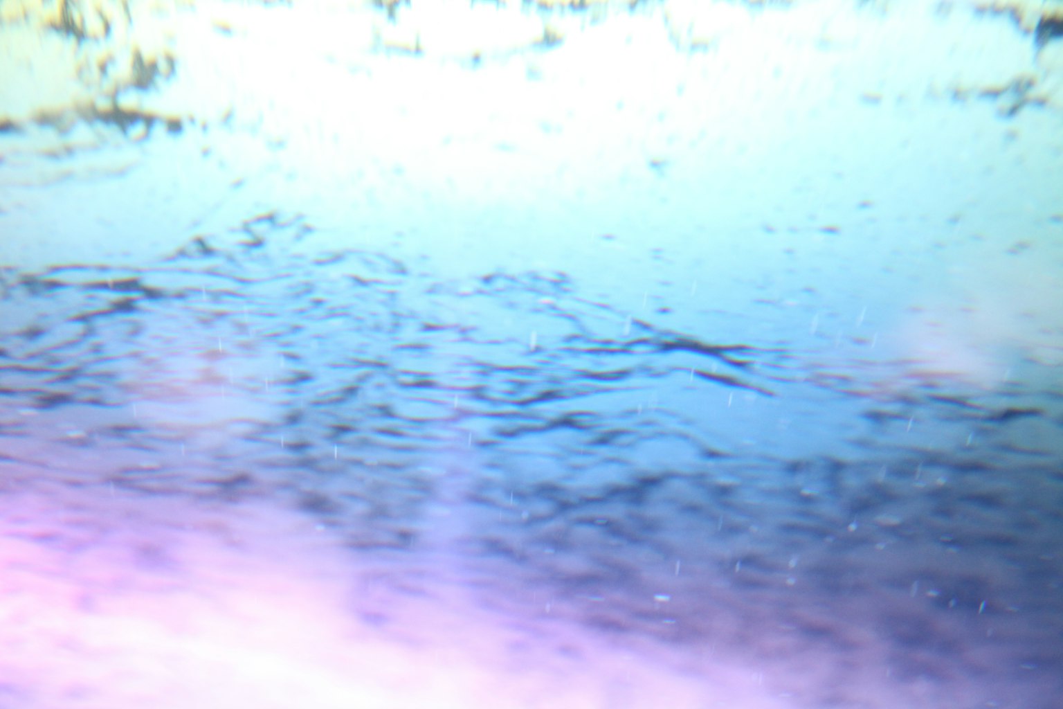 Gambar indah air dengan refleksi dan riak