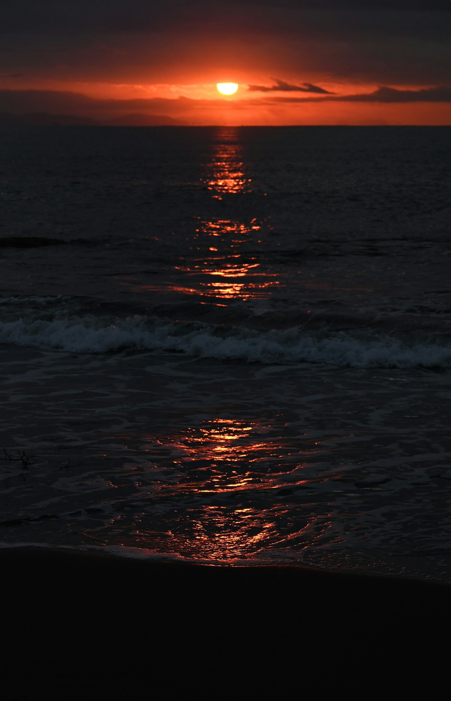 Bild des Sonnenuntergangs über dem Ozean