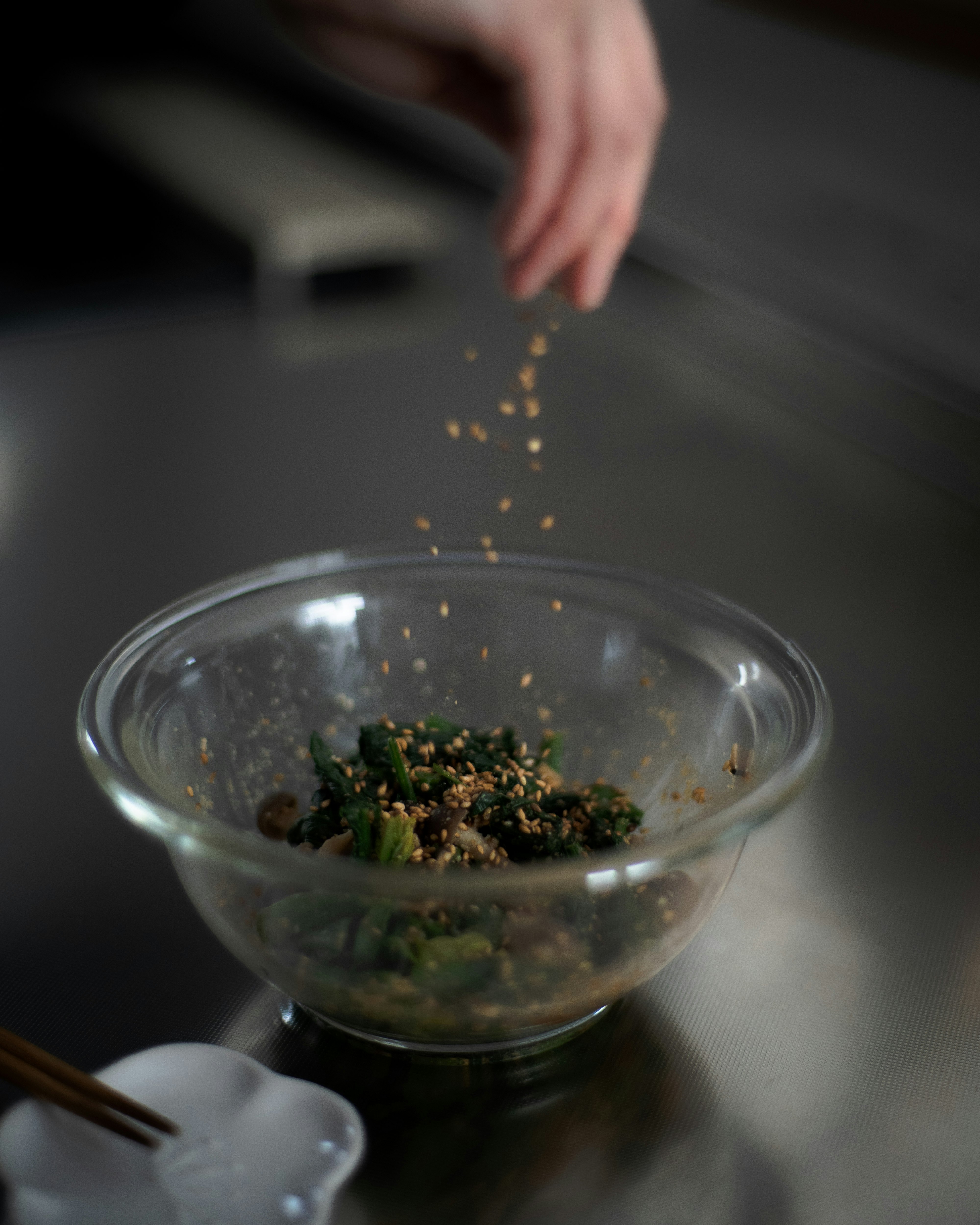 用研缽製作的芝麻和え餐桌