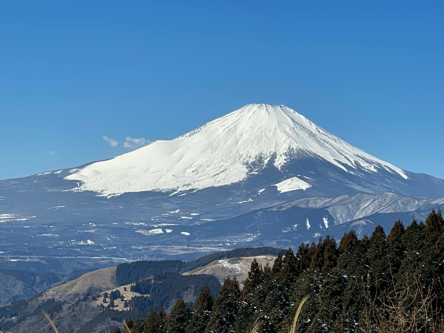 雪覆蓋的富士山美麗景觀