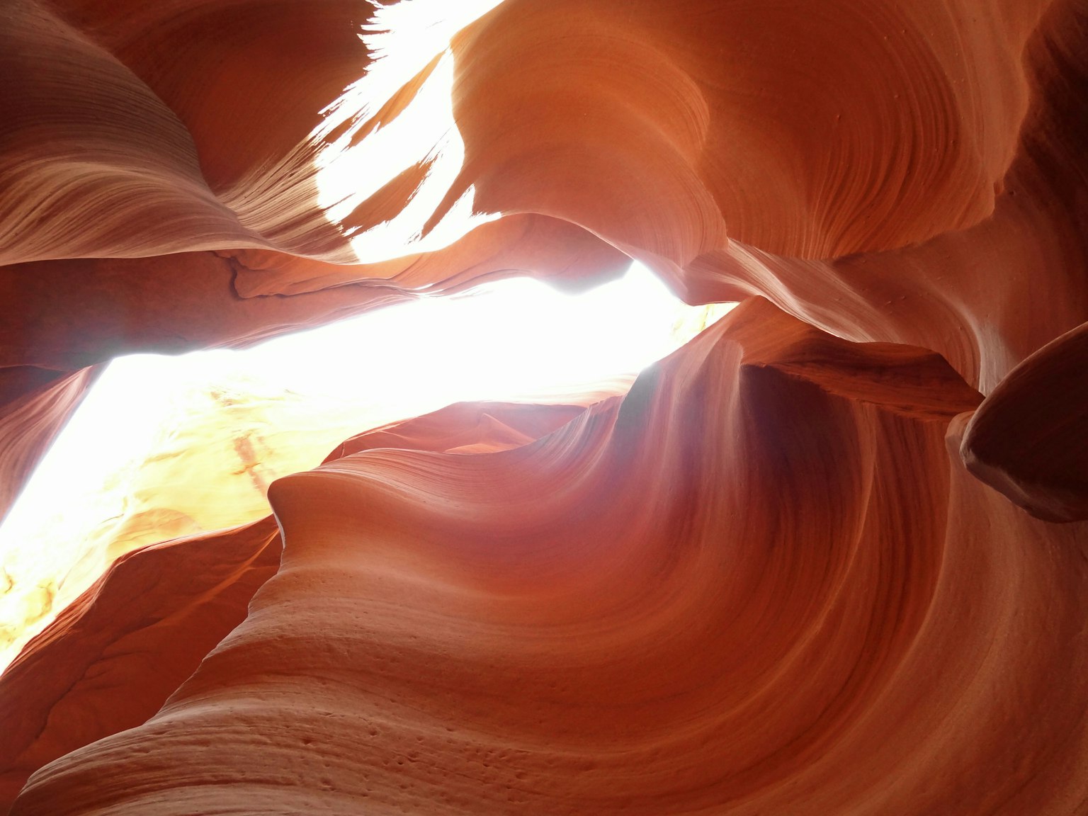 Belle stratificazione rossa e luce che filtra nel Canyon Antelope