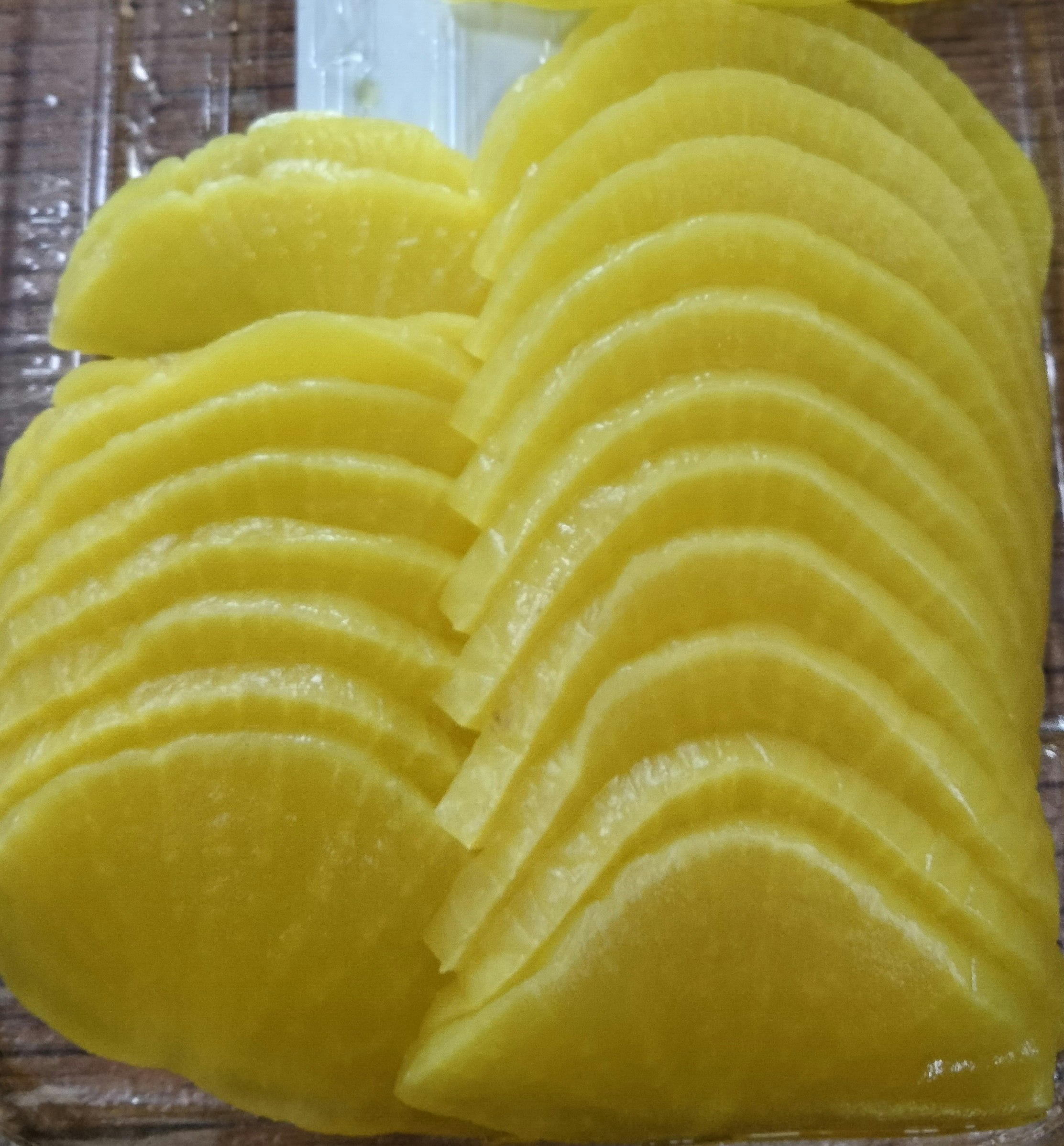 黄色いスライスバナナの重なり