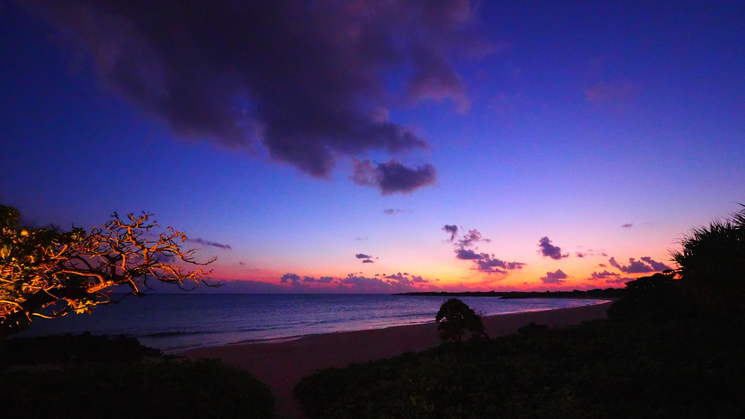 Beautiful seascape at sunset with vibrant colors