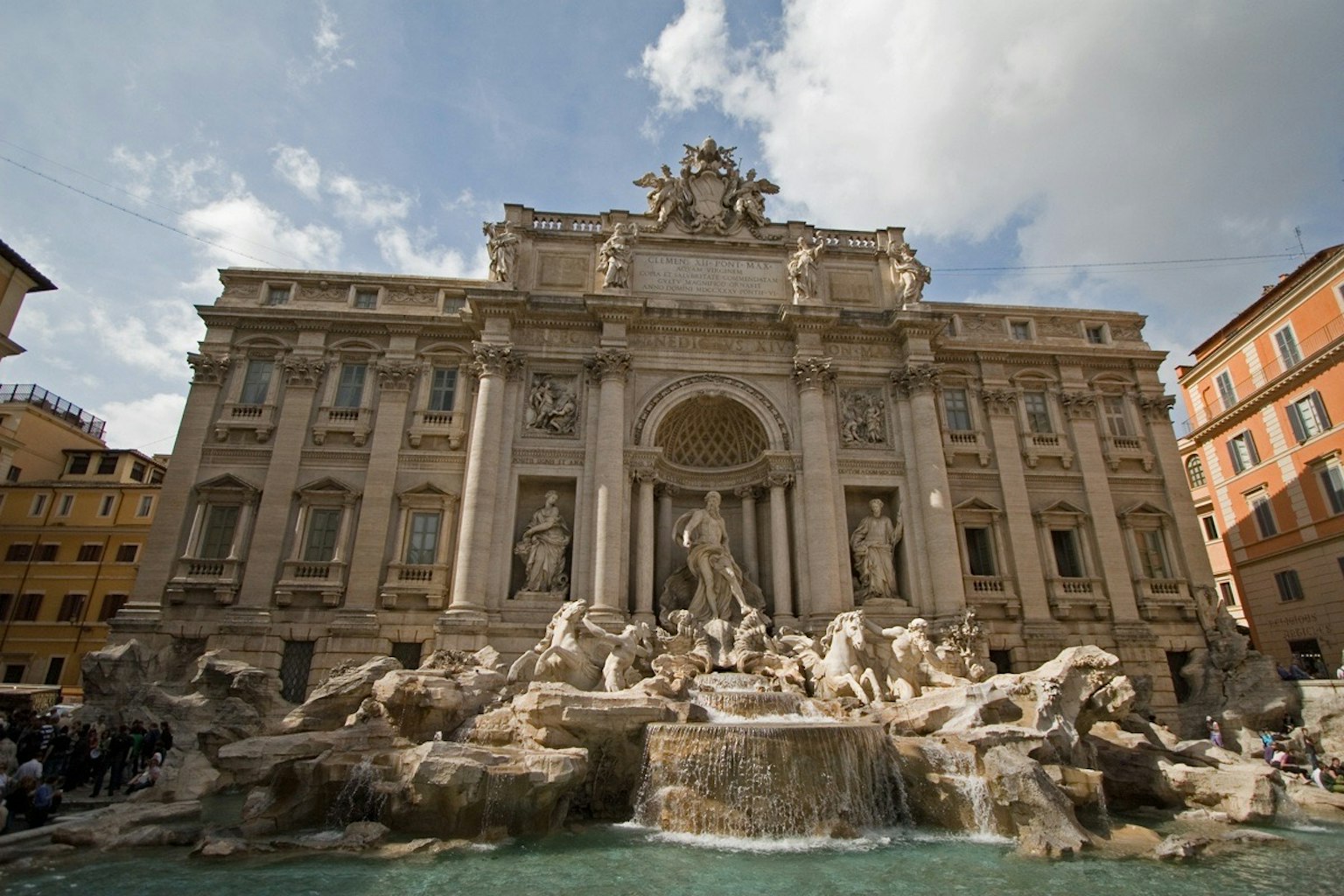 Địa danh nổi tiếng ở Rome thể hiện sự hùng vĩ của kiến trúc và điêu khắc của Đài phun nước Trevi