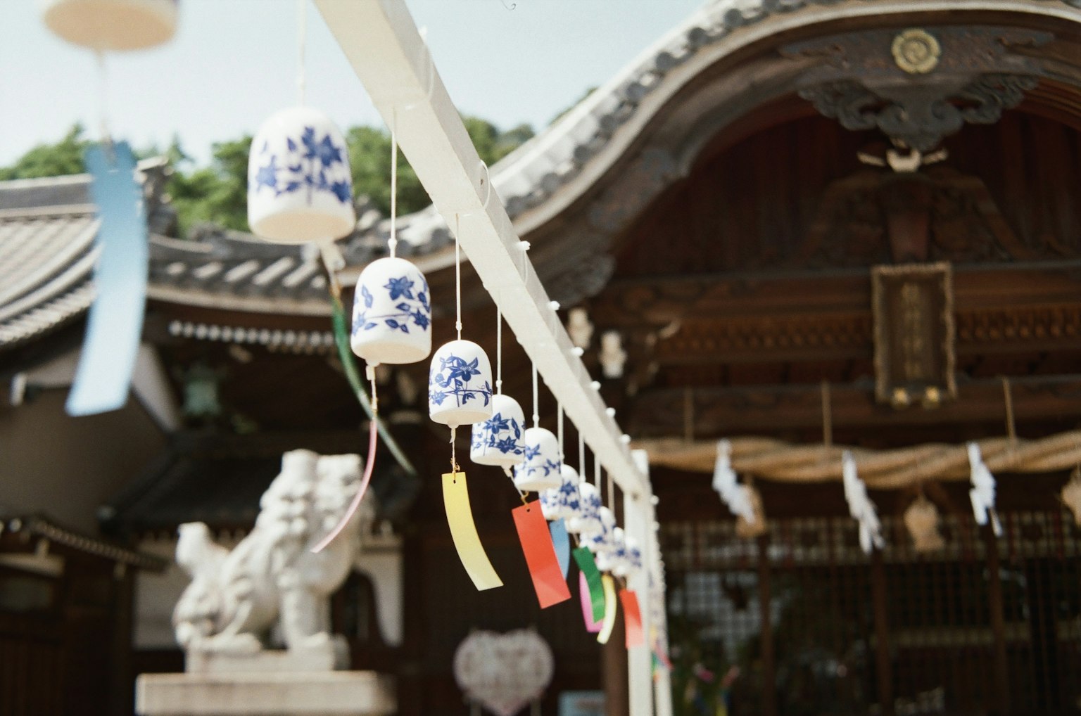 神社的风铃与传统建筑