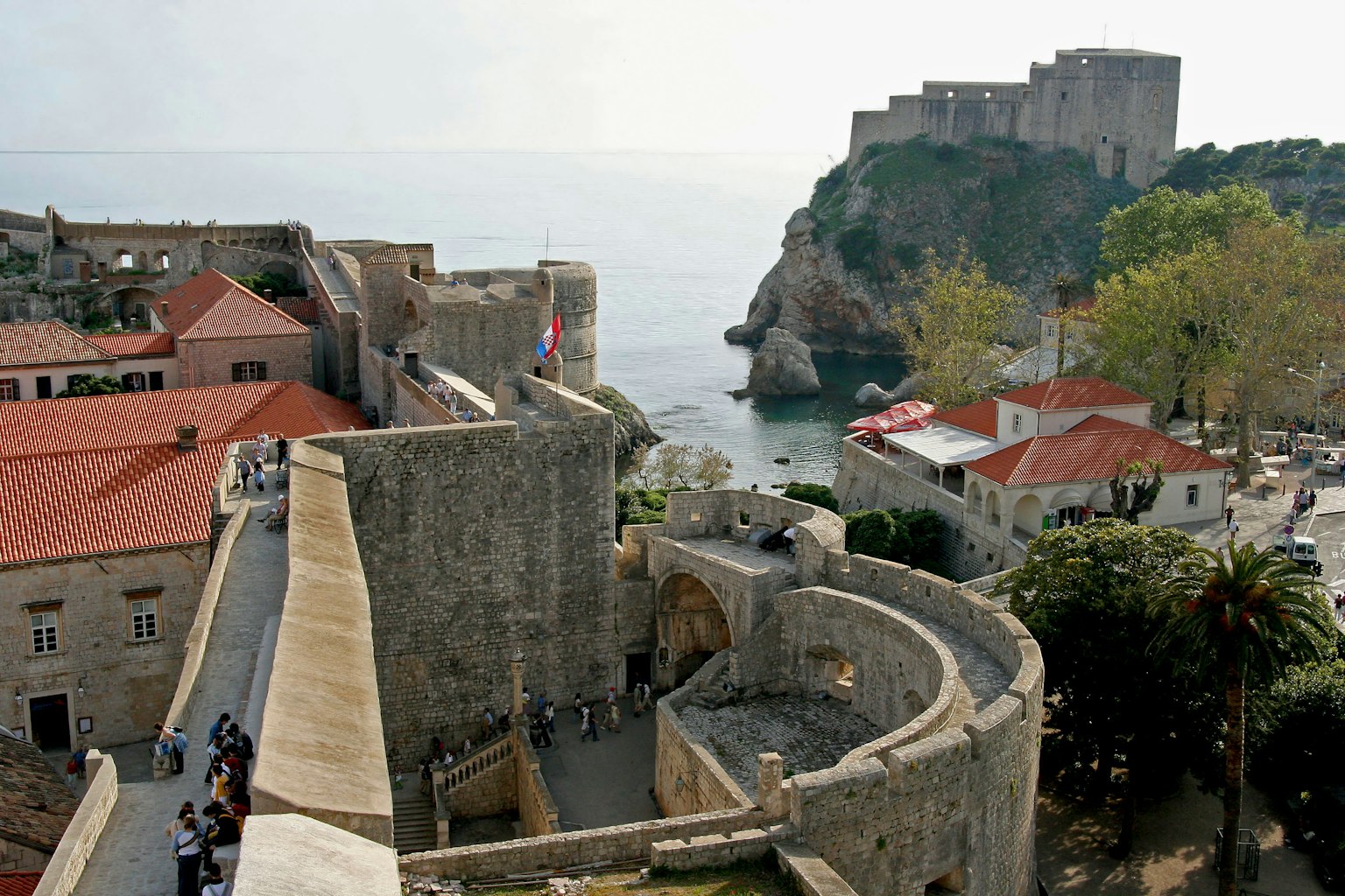 Vue des remparts de Dubrovnik et de la mer