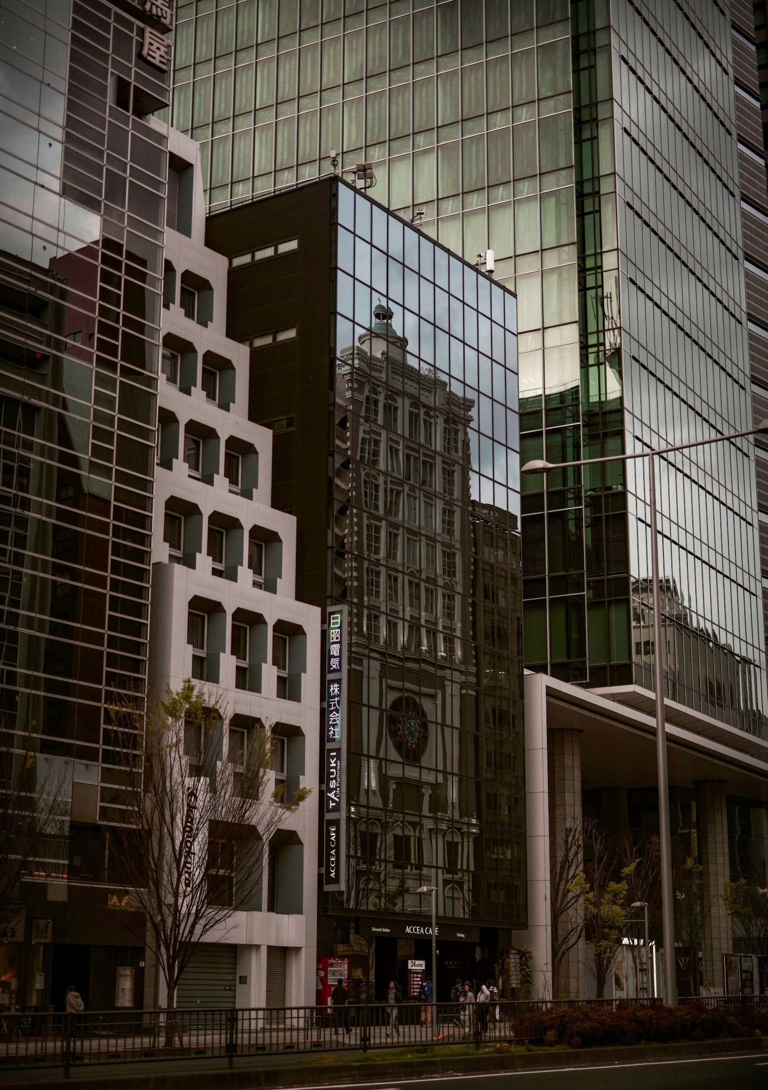 photo-RTm9O19FJISH3HFbvker-image