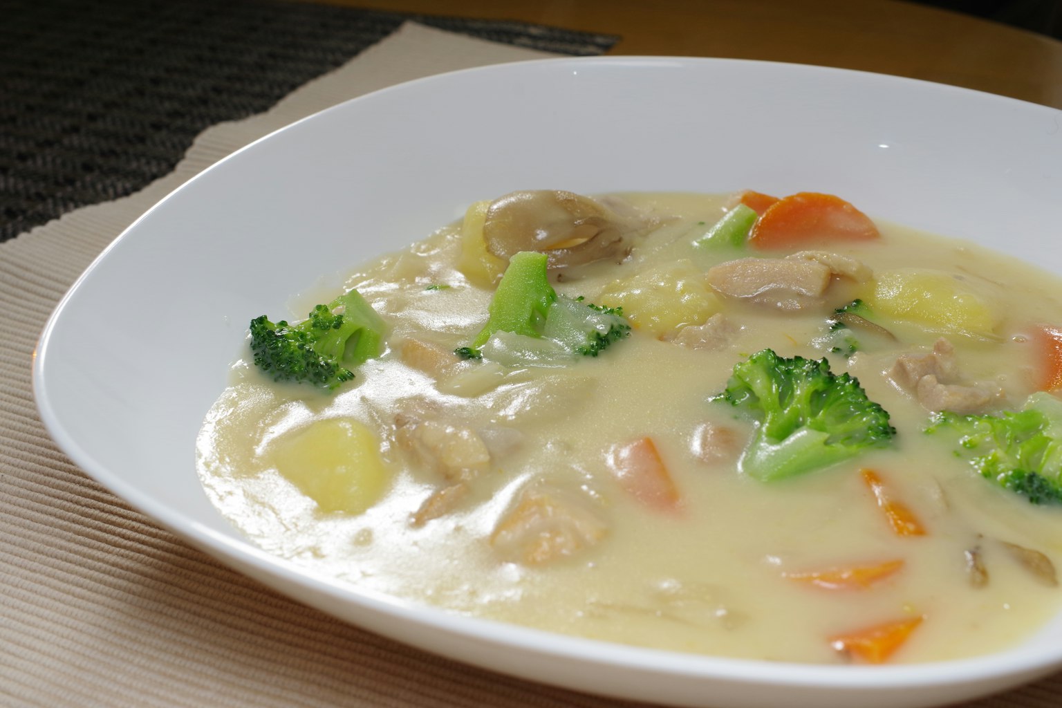 ซุปครีมกับผักและไก่