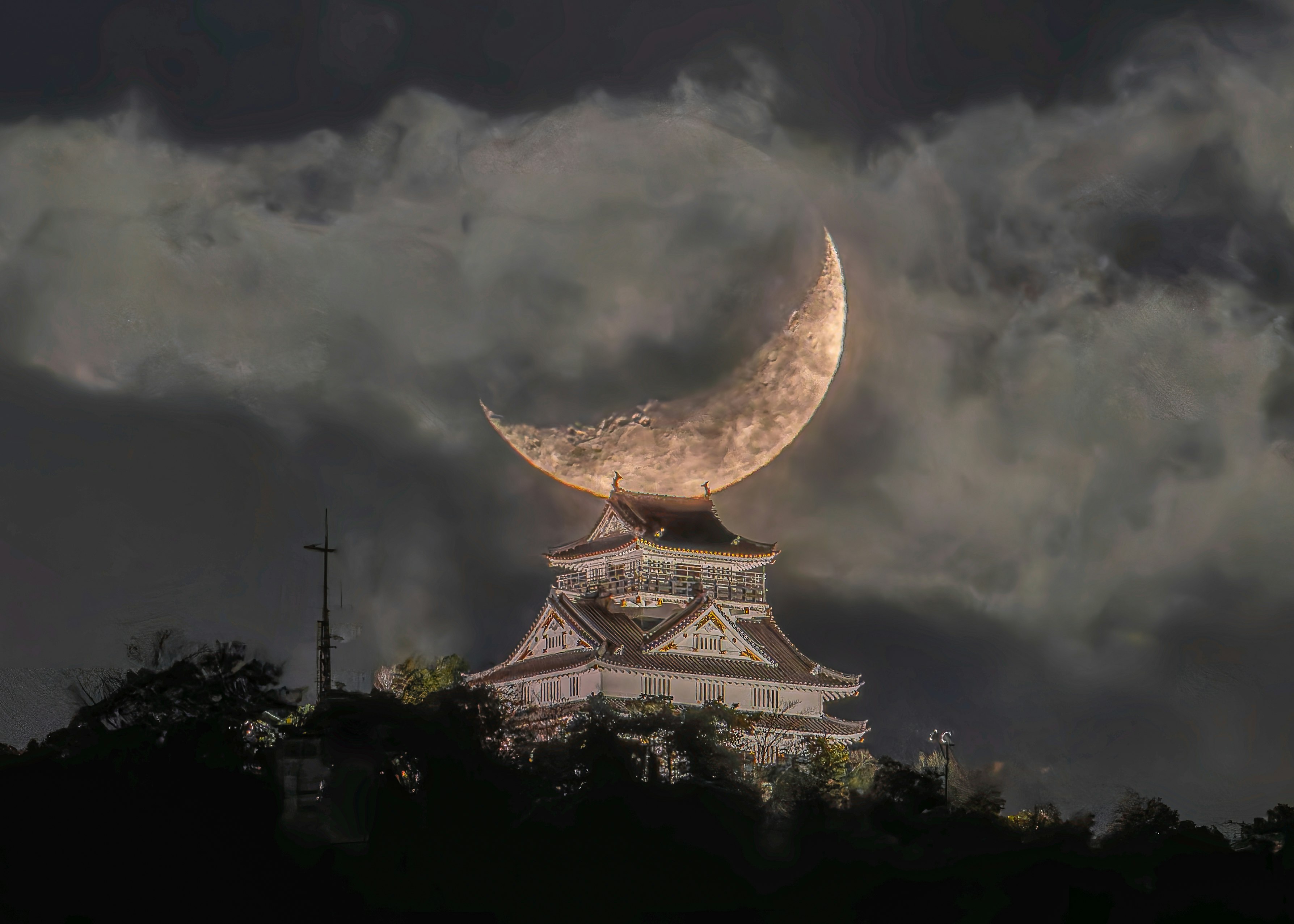岐阜城と月が浮かぶ夜の空と雲のシーン