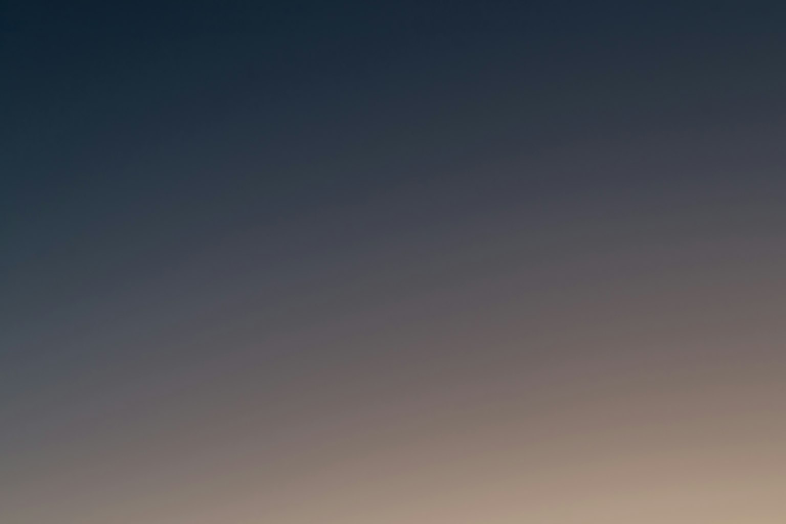 Un cielo a gradiente bellissimo al tramonto