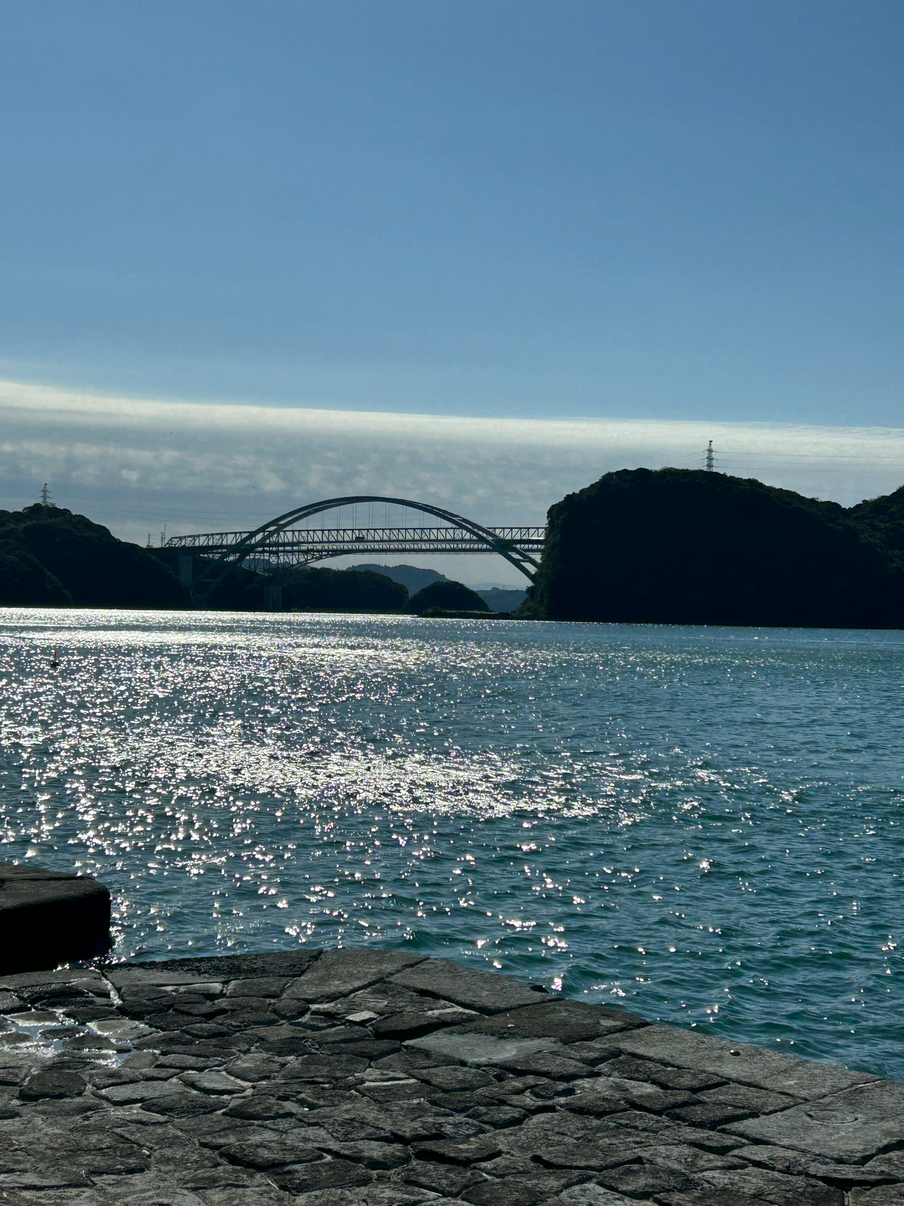天草五橋の海と空に浮かぶ朝焼けの景色