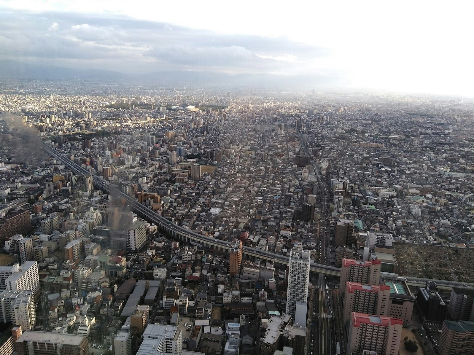 Vista aerea di Tokyo che mostra il vasto paesaggio urbano