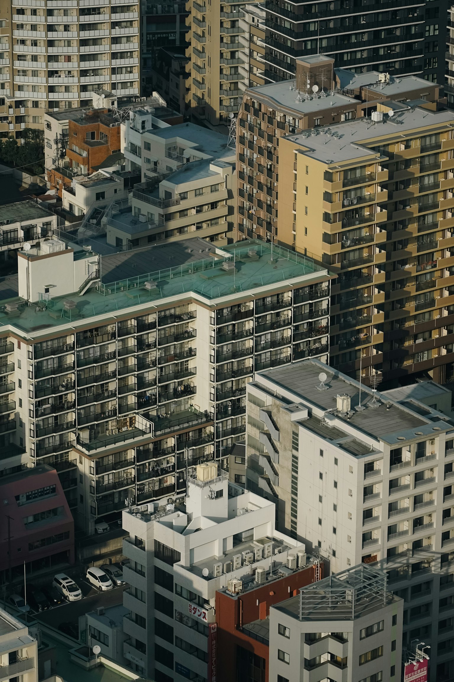 城市景观的鸟瞰图 高层建筑 经典与现代建筑