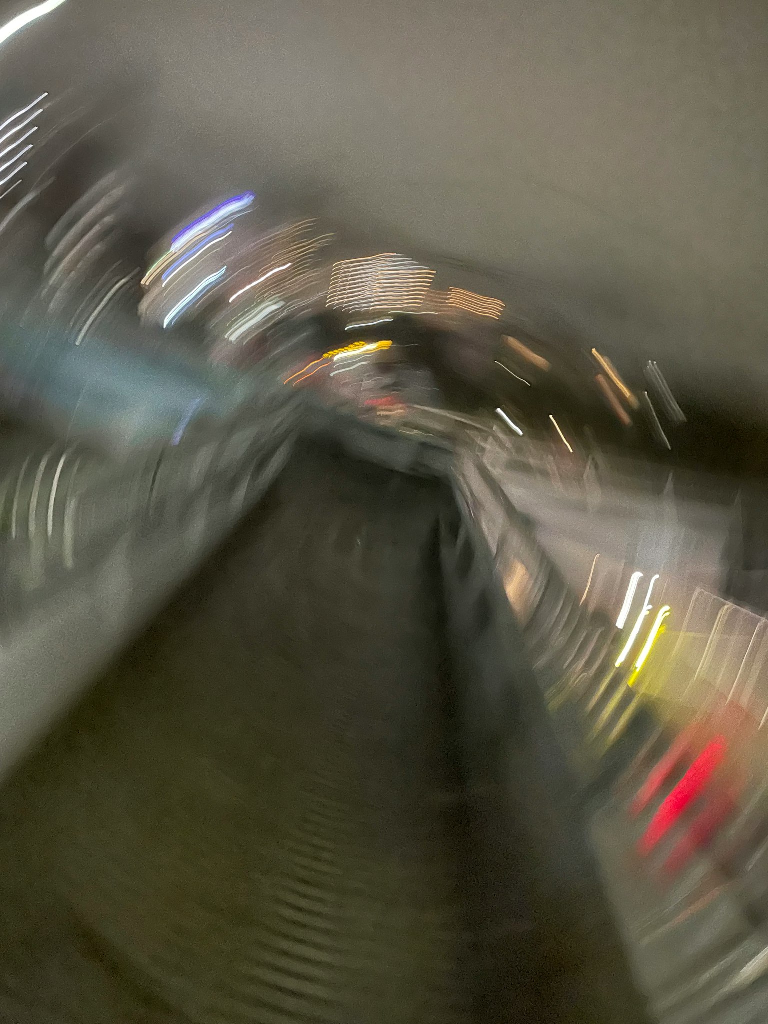 Paesaggio urbano sfocato con punti luminosi