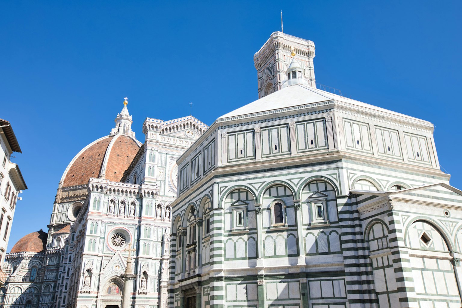Bella architettura della cattedrale di Santa Maria del Fiore e del battistero di Firenze