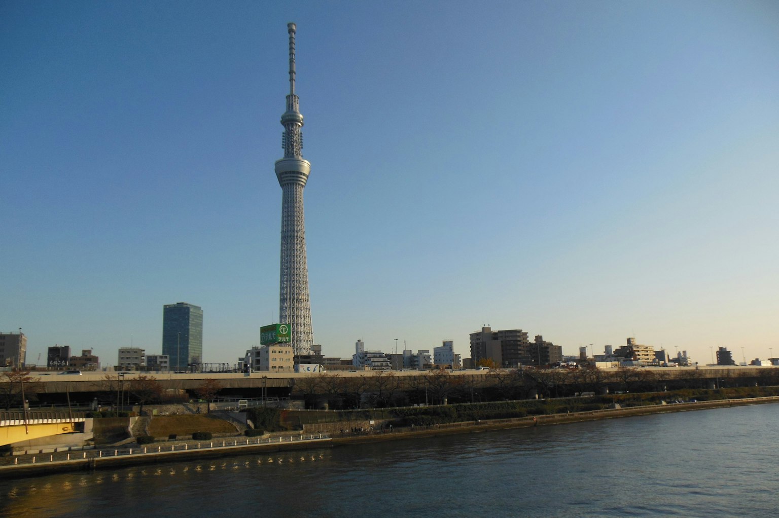 东京晴空下的东京晴空塔