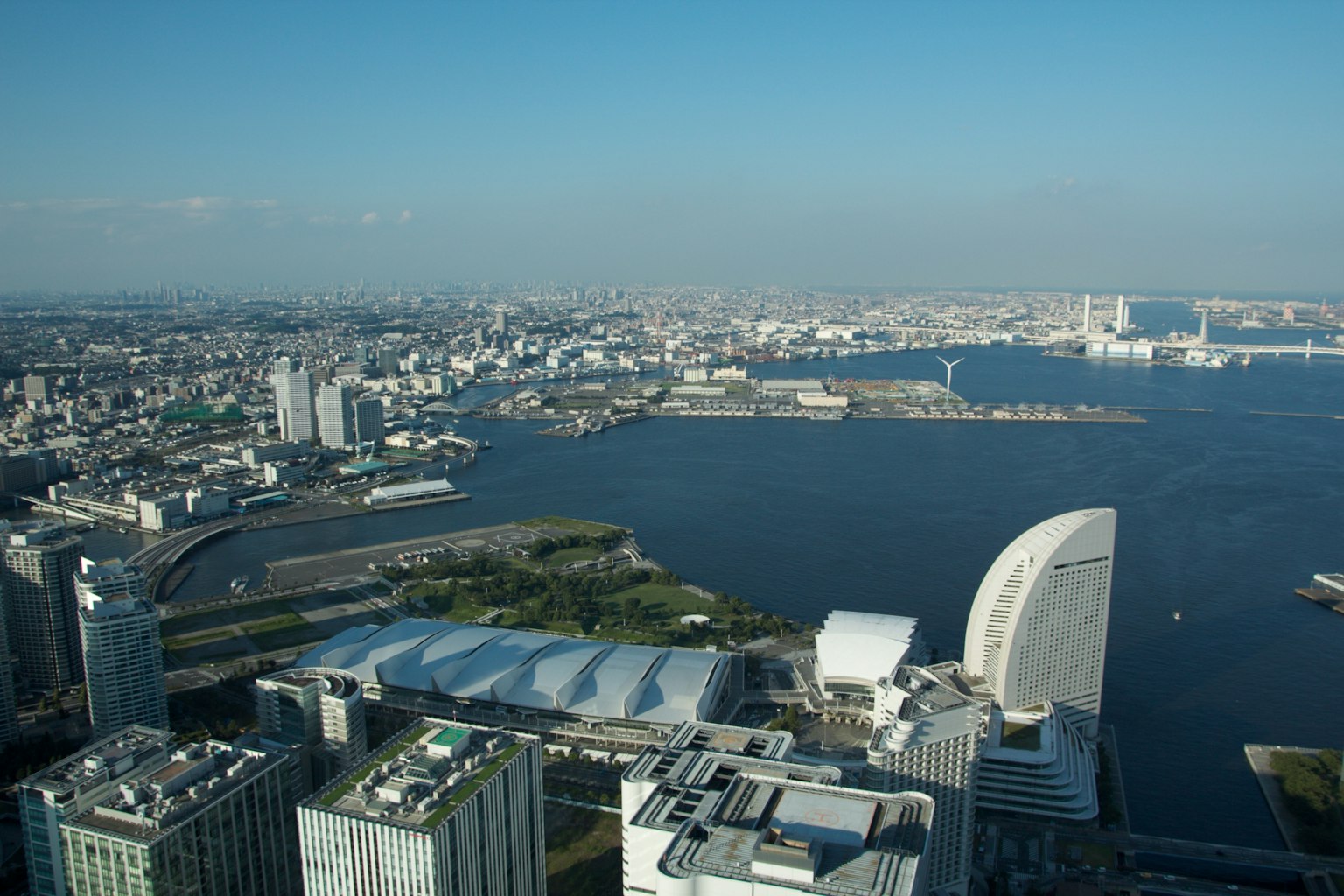 横滨海滨和城市景观的全景