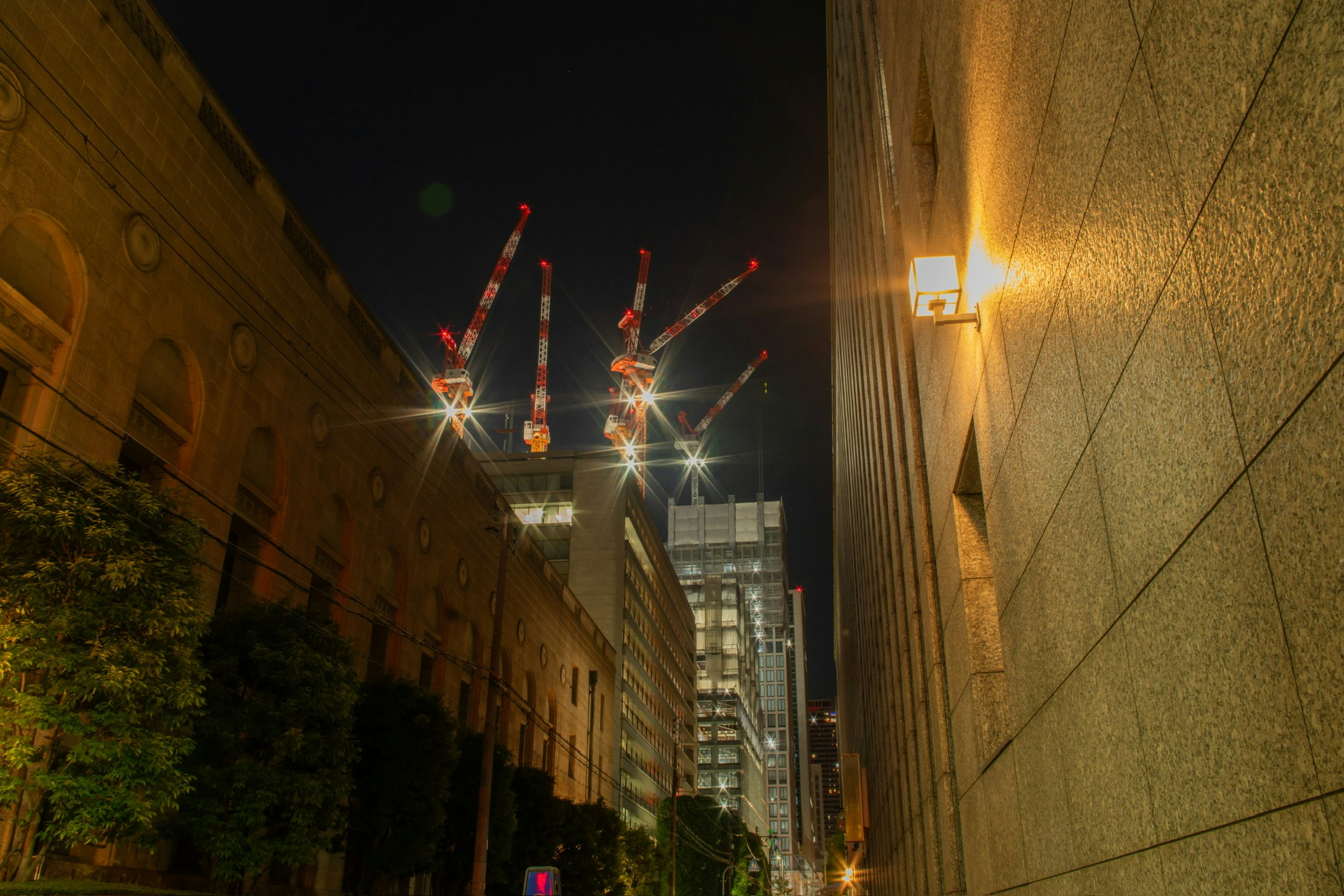 淀屋橋の裏路地の夜景