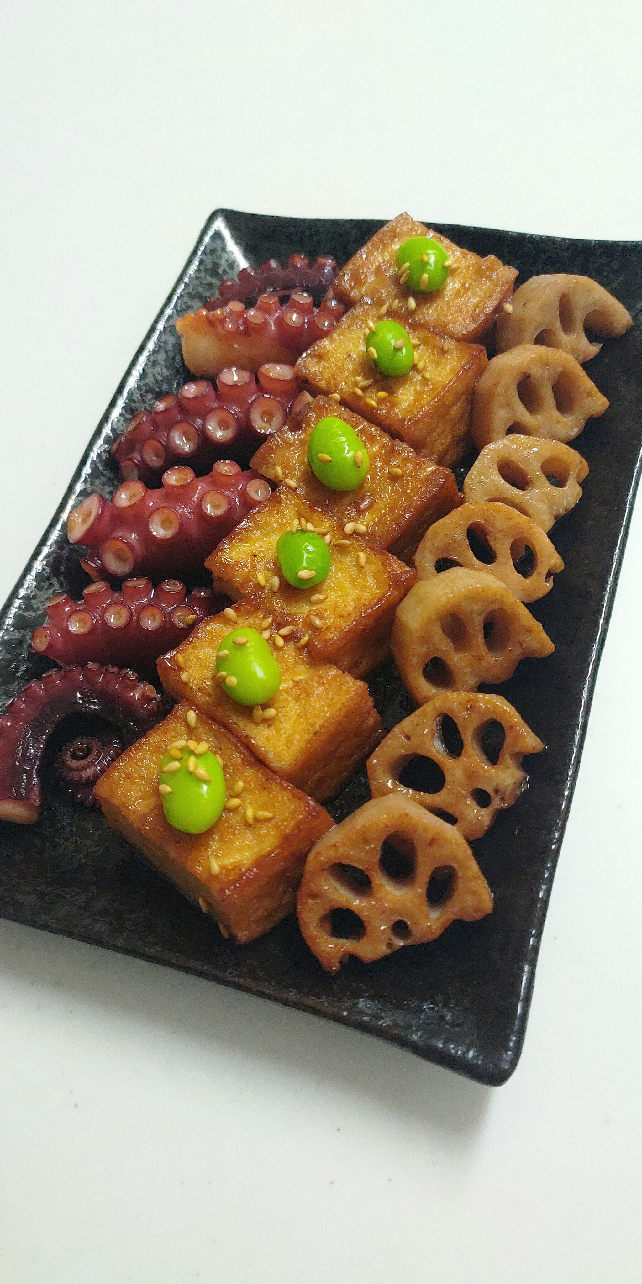 甘辛三種盛りの和風おつまみ（豆腐・厚揚げ・タコ・蓮根）