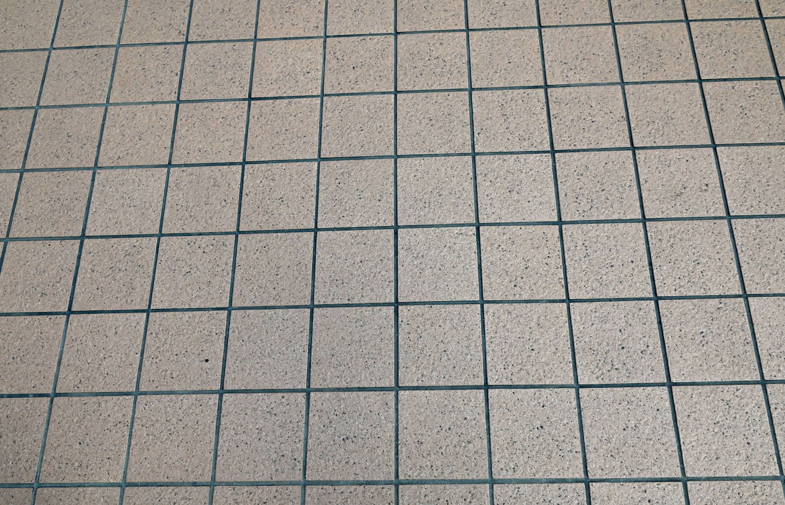 瓷砖地板特写，带有网格图案
