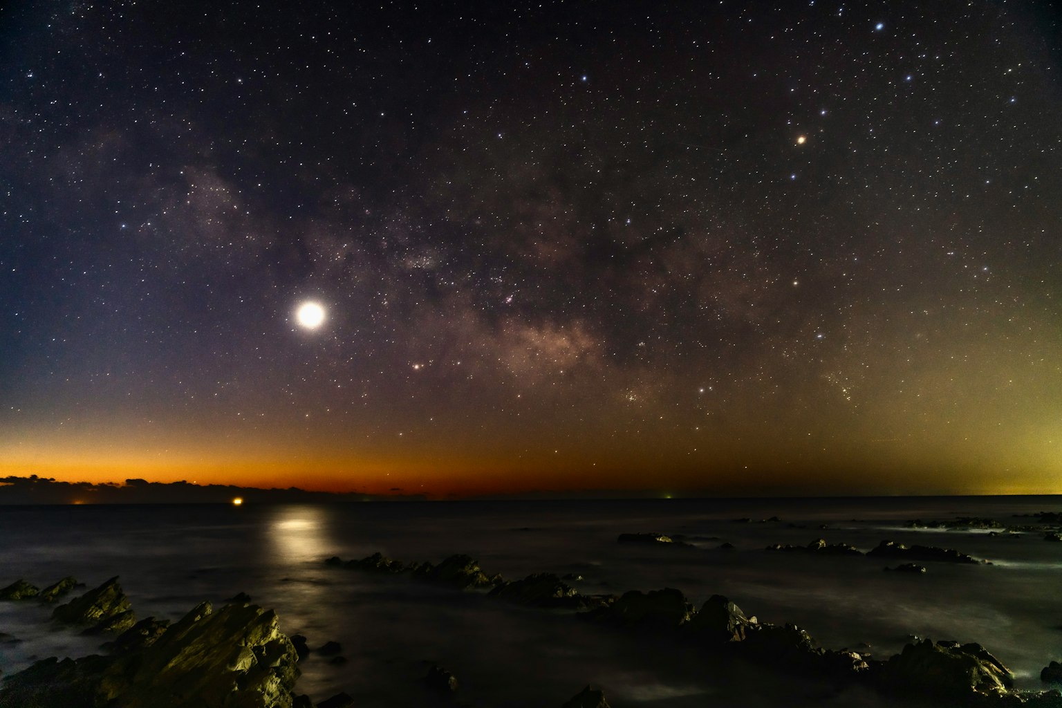 海景與星空和銀河