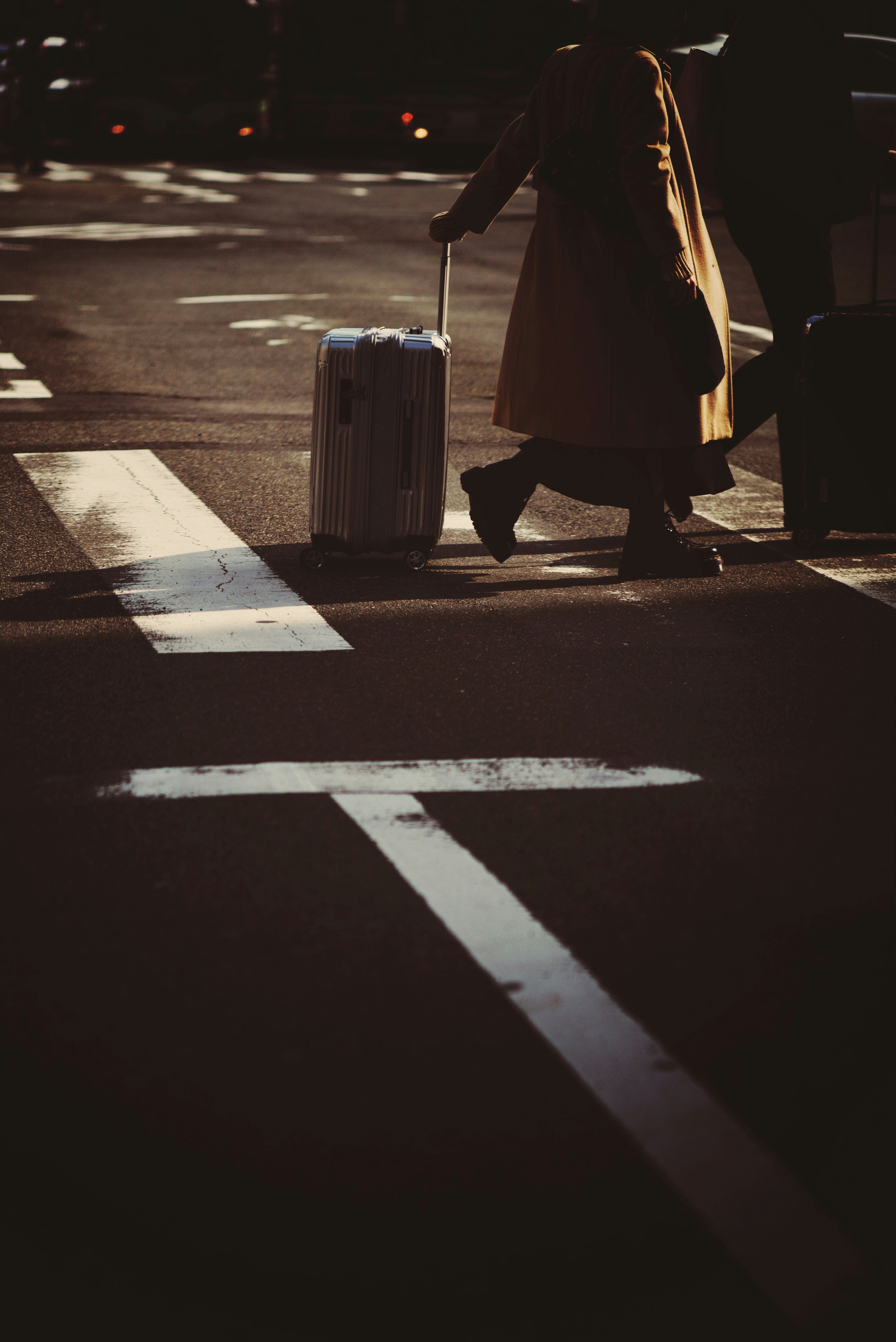 Vạch sang đường ở Kyoto với du khách đang bước đi