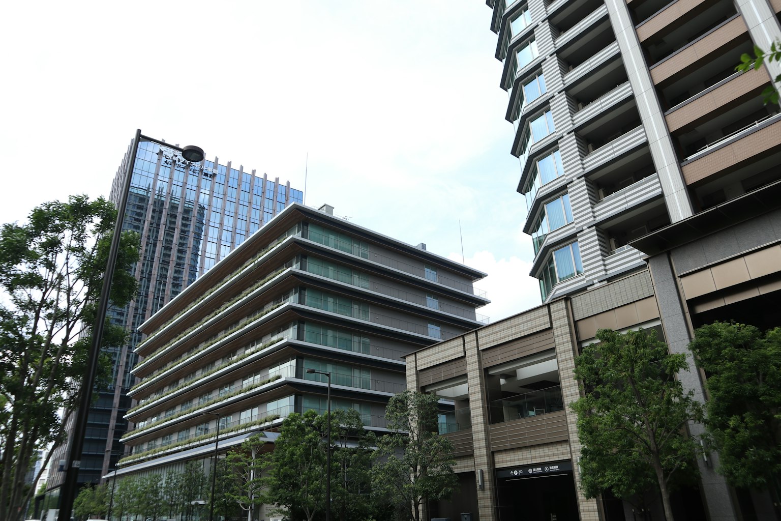 現代建築與綠化的城市景觀
