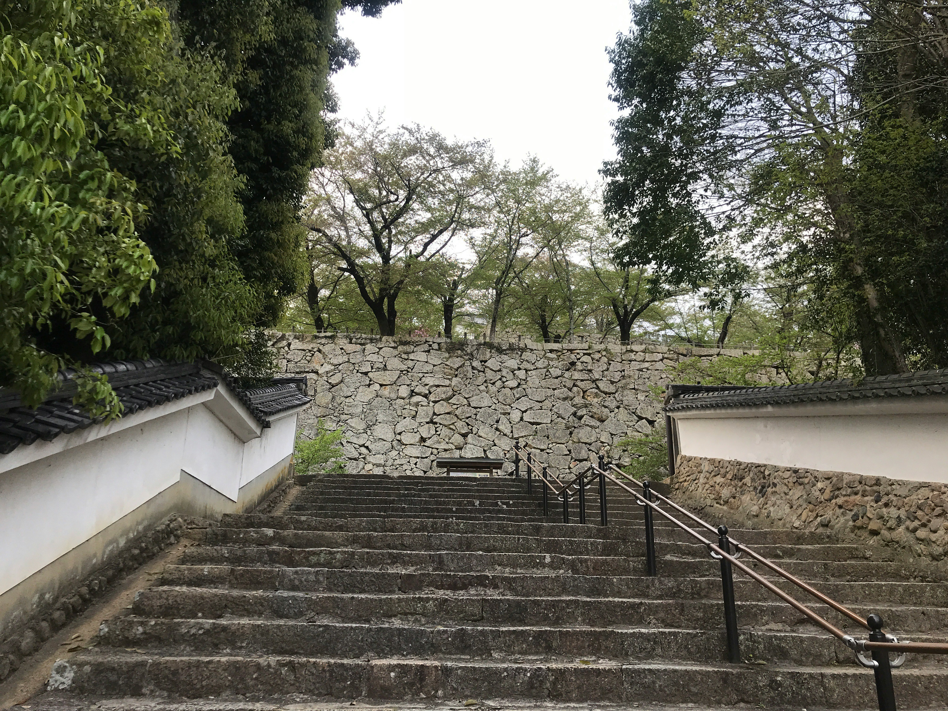 津山城的石墙与台阶花园