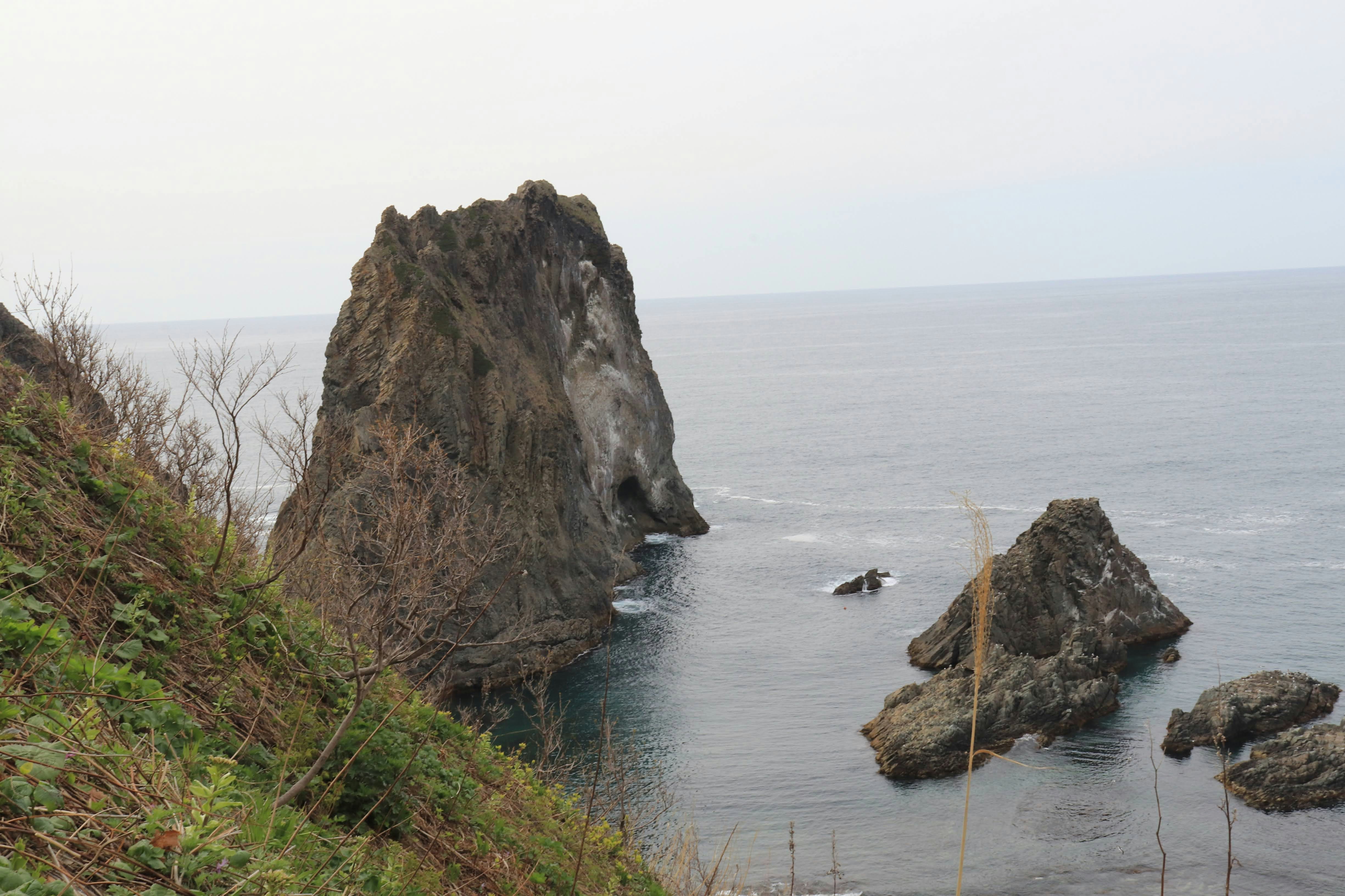 海边岩石海岸与海蚀岩礁