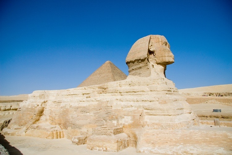 Sphinx dan piramida di Giza
