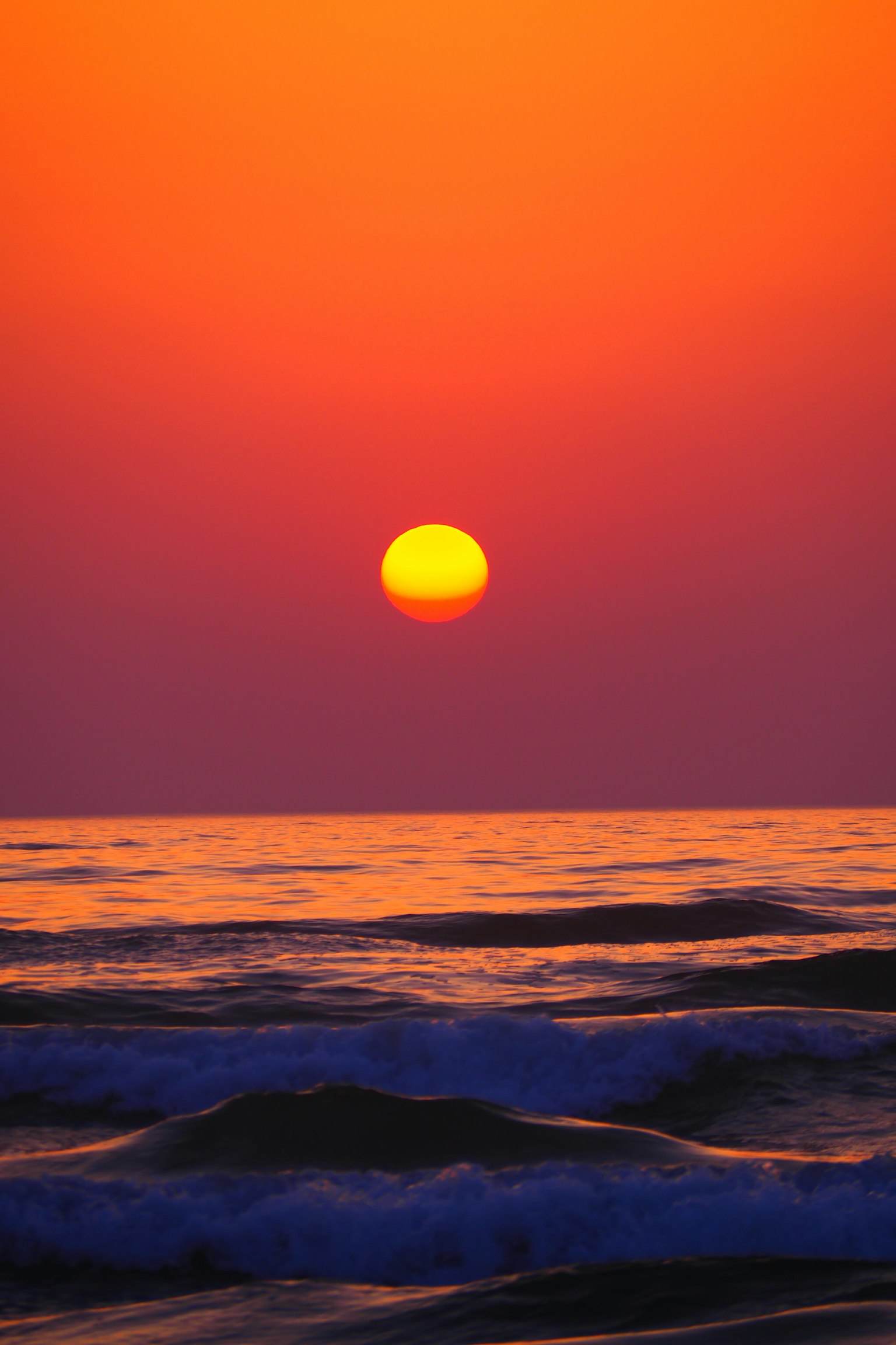 Magnifique coucher de soleil sur l'océan