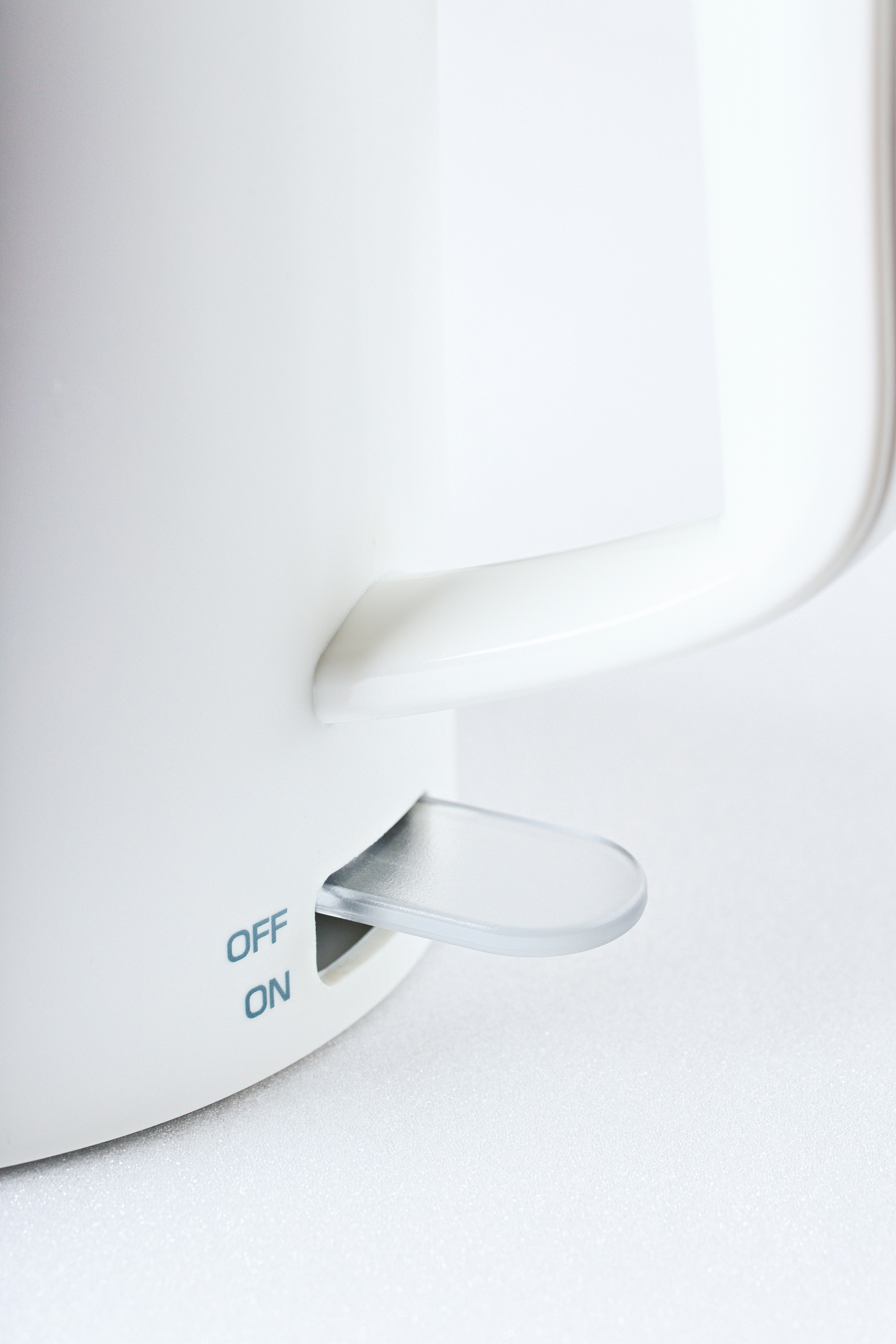 電気ケトルの電源スイッチ部分のアップ