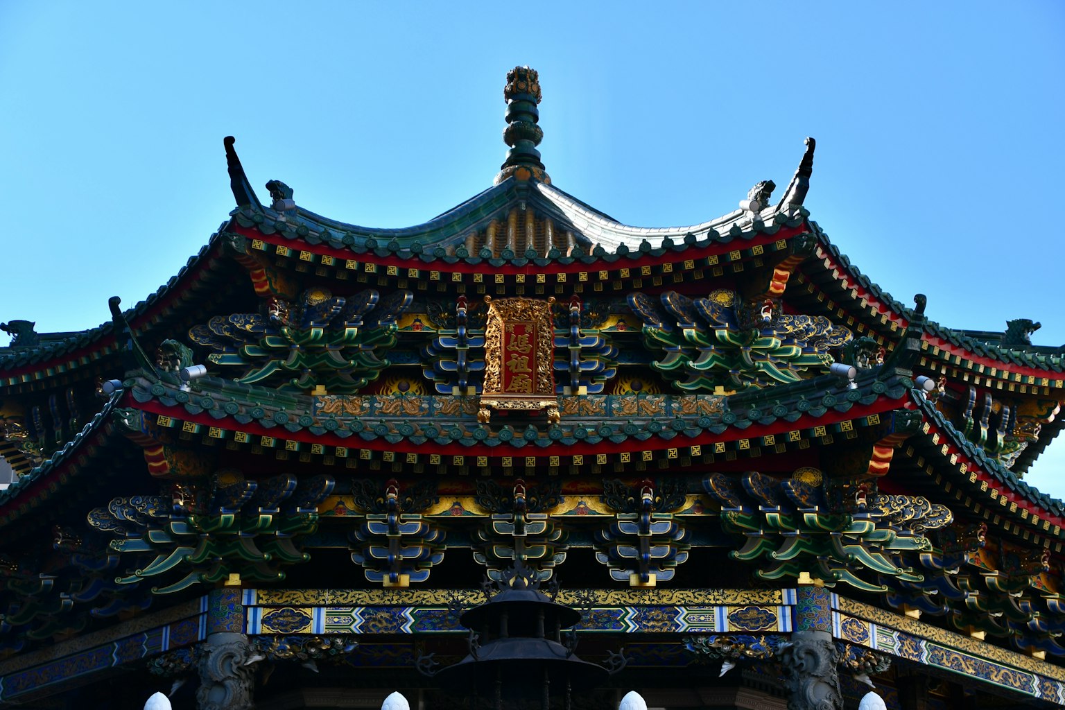 具有精美屋頂的傳統中國建築