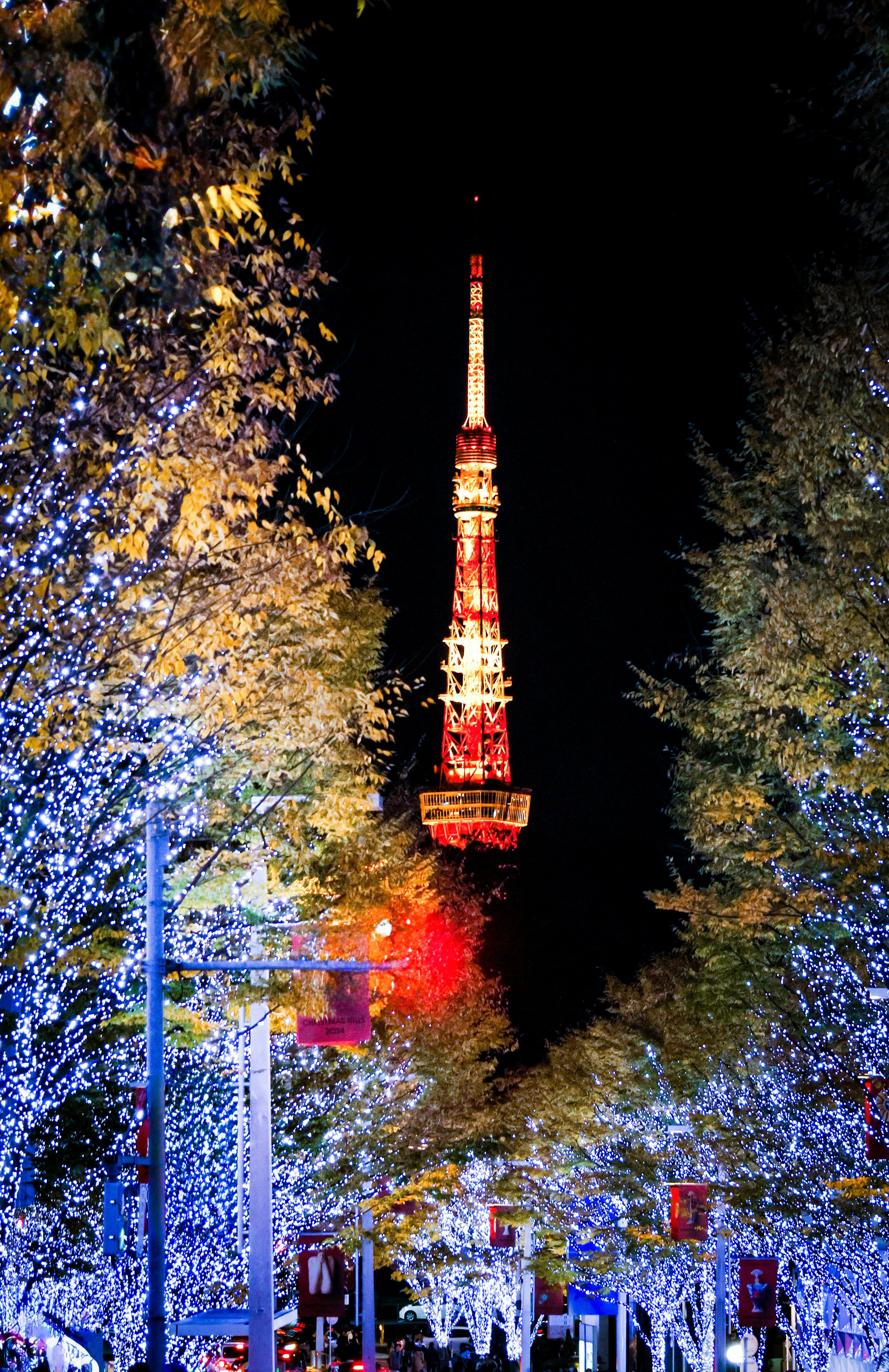 Penerangan Tokyo Tower dan lampu malam
