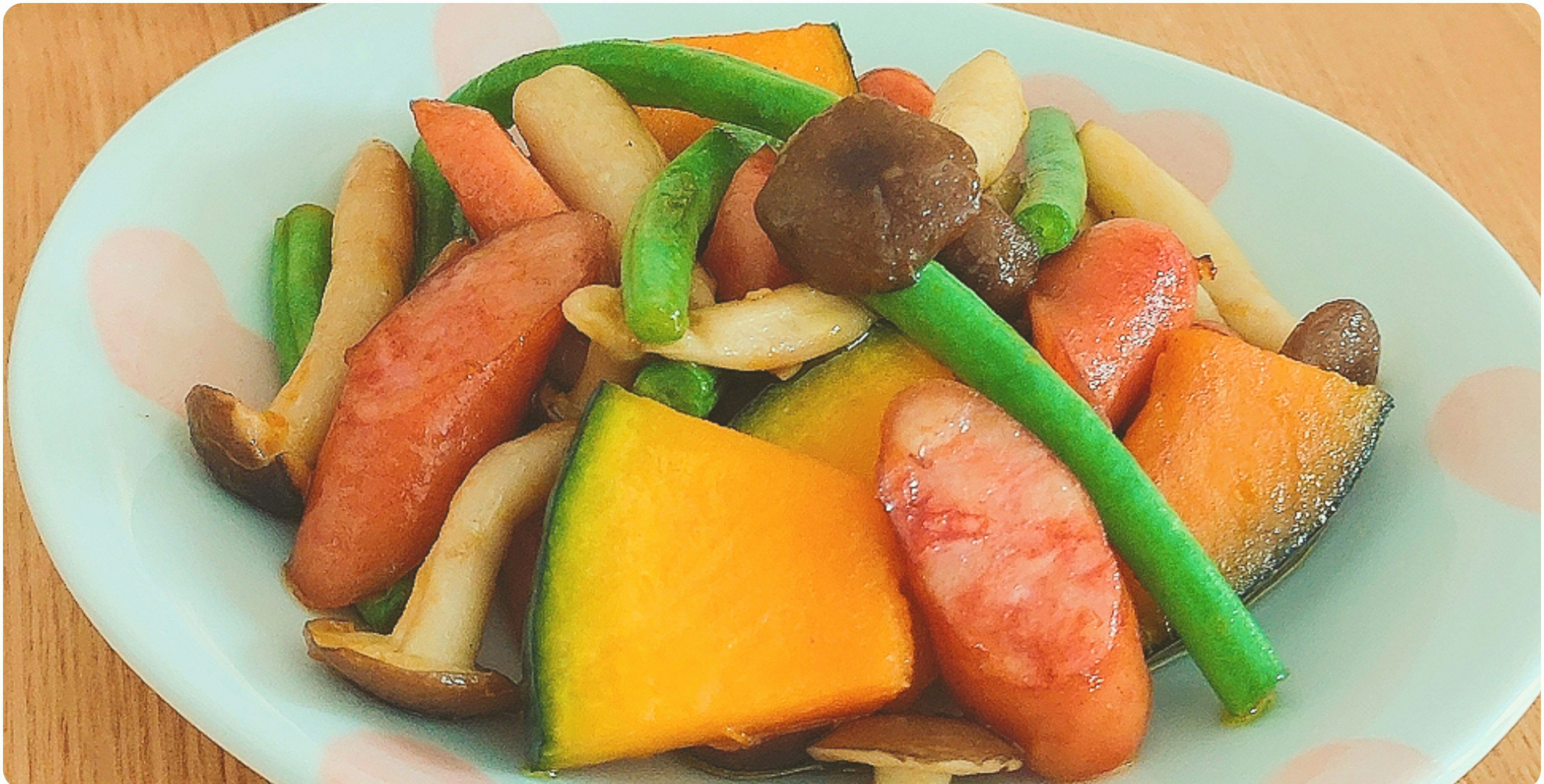 assiette de légumes variés et colorés