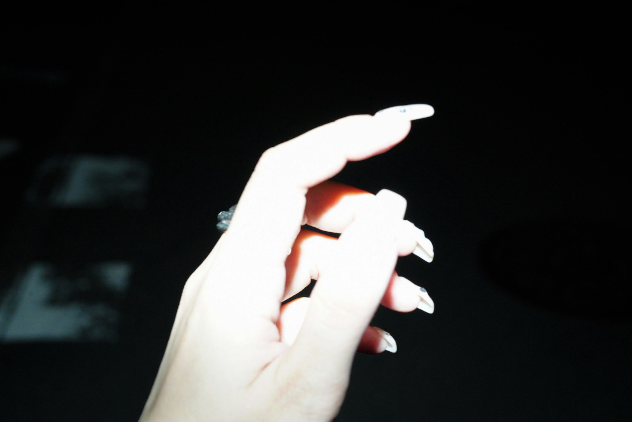 photo-c9f1mL7gWbqVu8E5jxdO