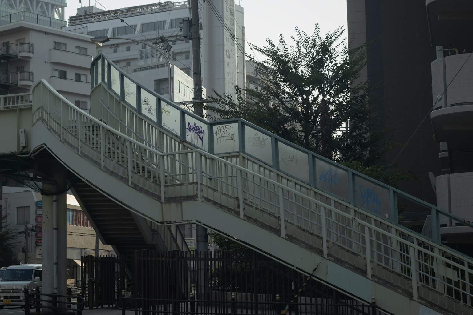 城市景观，特色人行天桥和楼梯