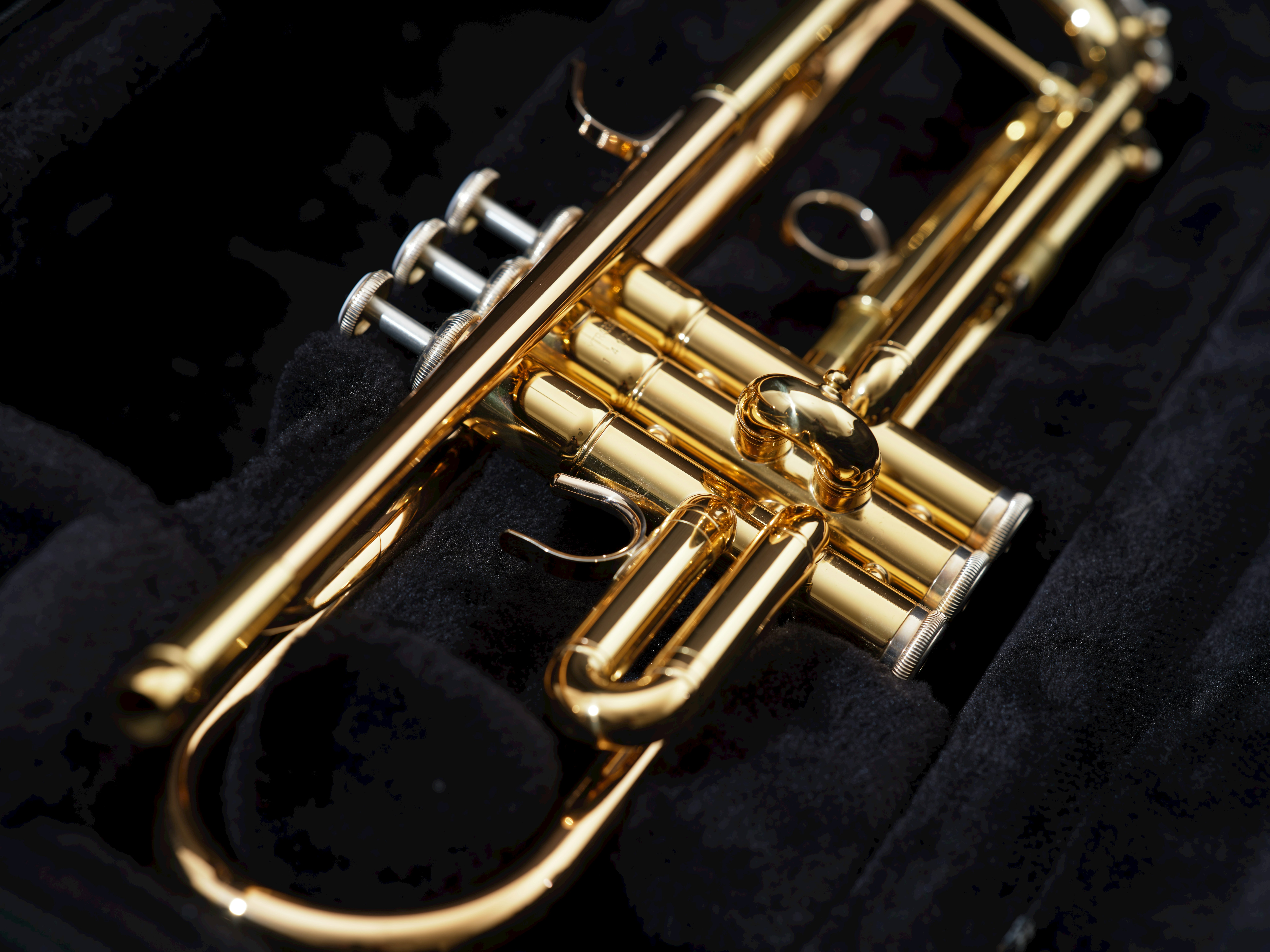 primo piano di una tromba dorata