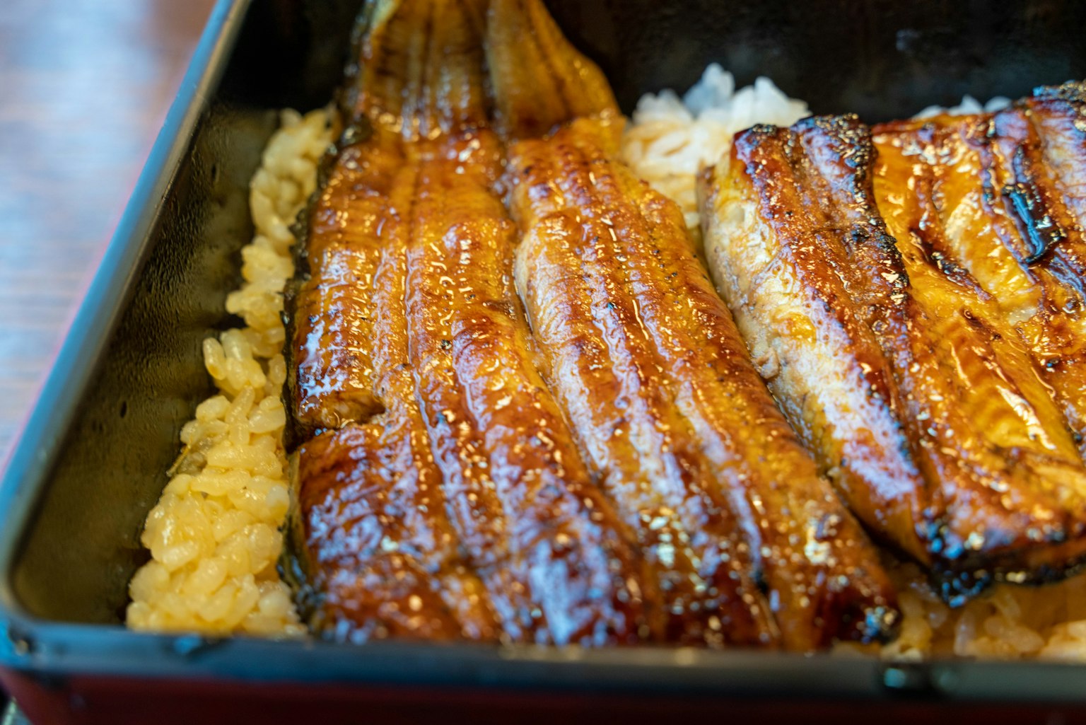 美味的烤鳗鱼配米饭