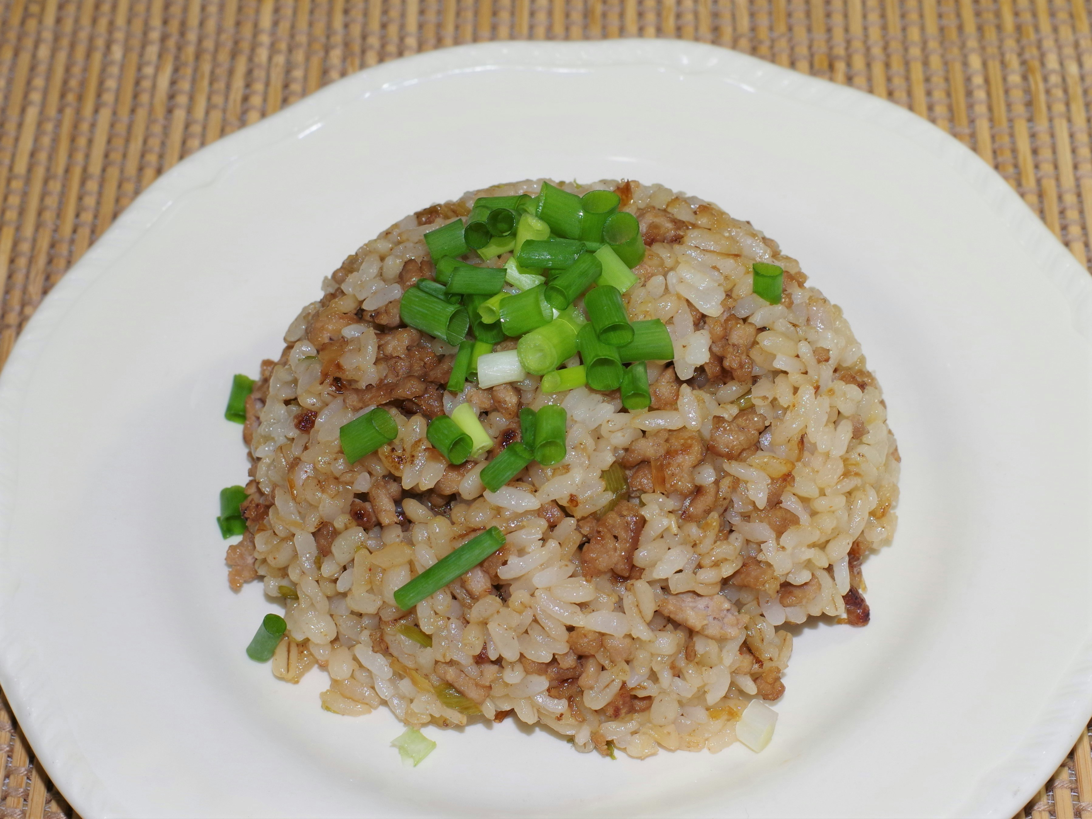 盤中盛裝的炒飯