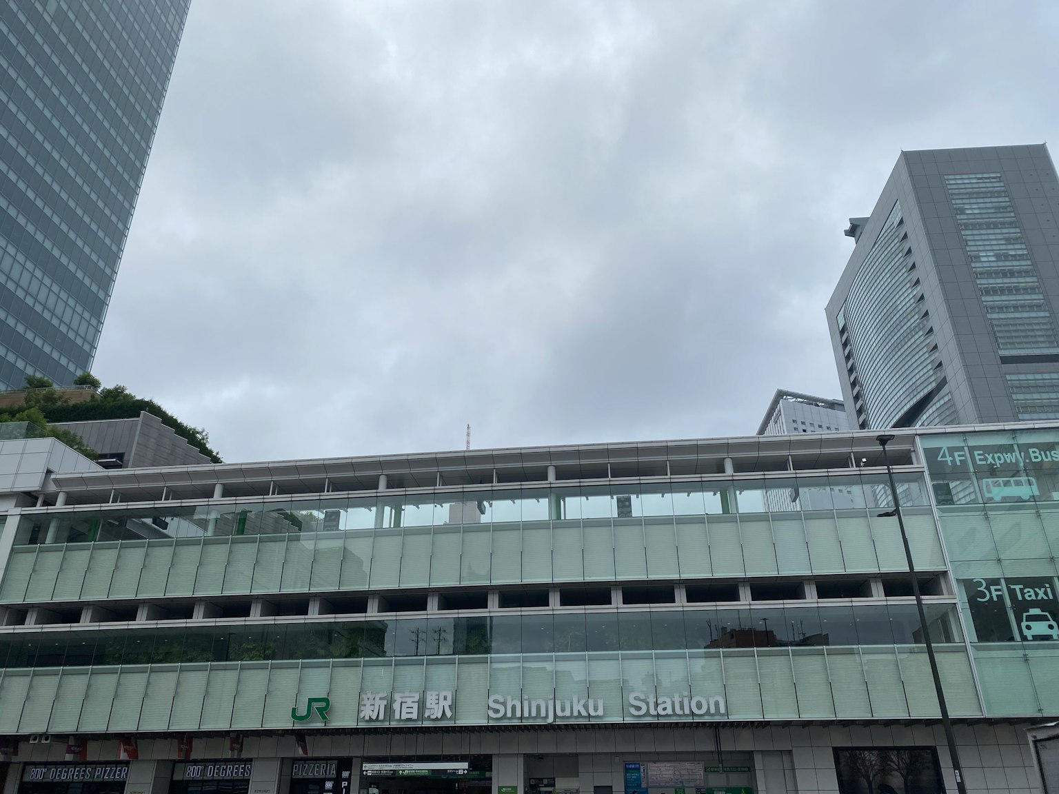 澀谷站外觀及周圍建築的視圖