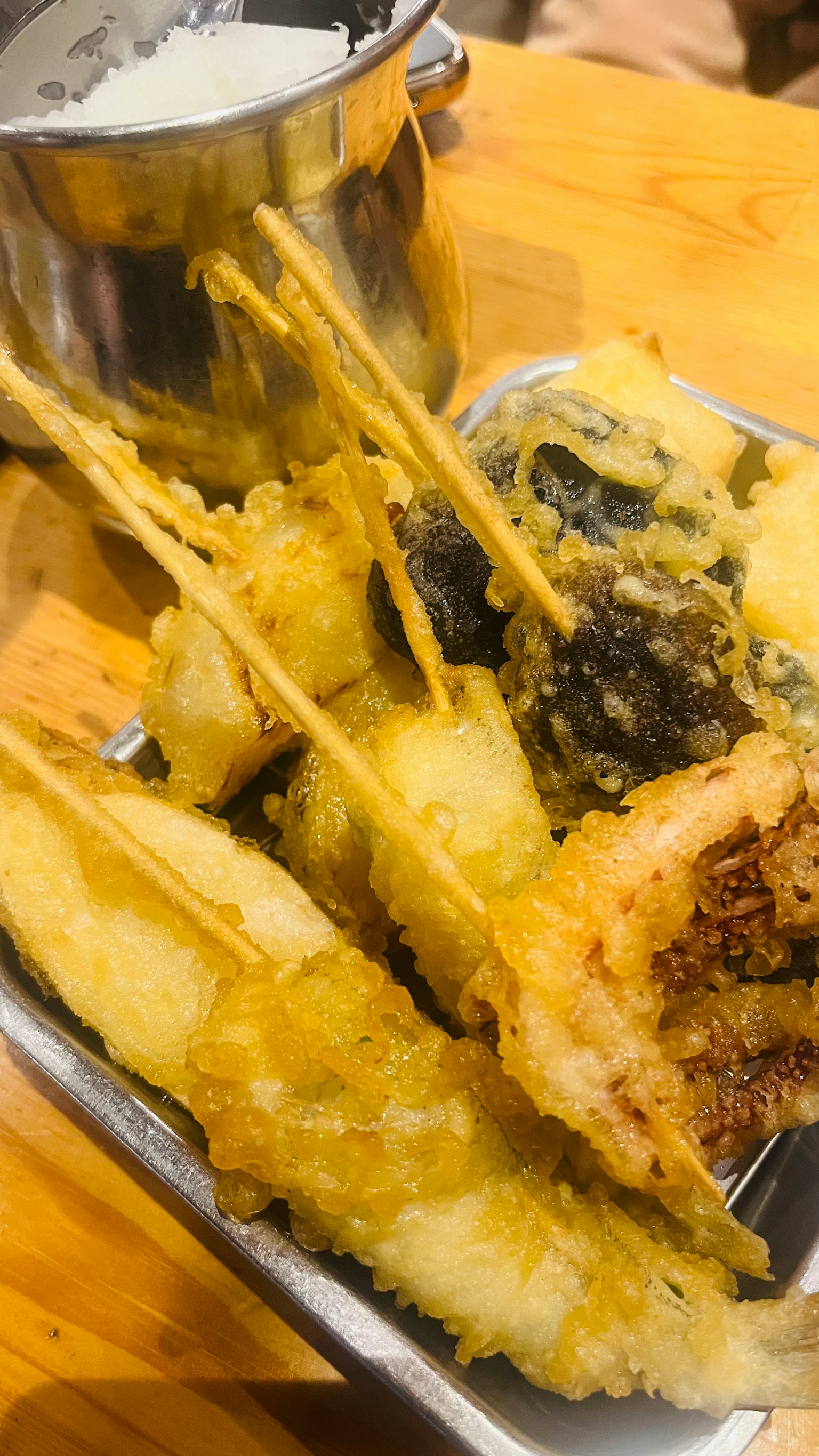 Plateau de tempura assortie avec du riz