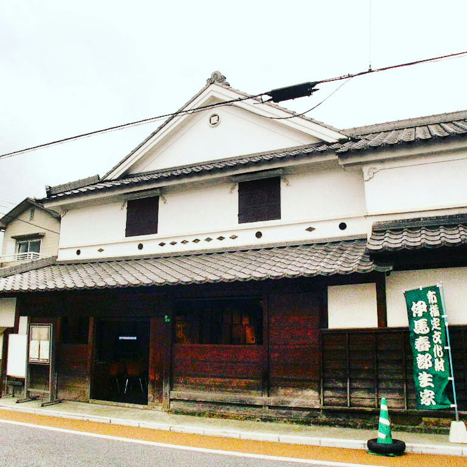 傳統日本建築，白色外牆和木窗